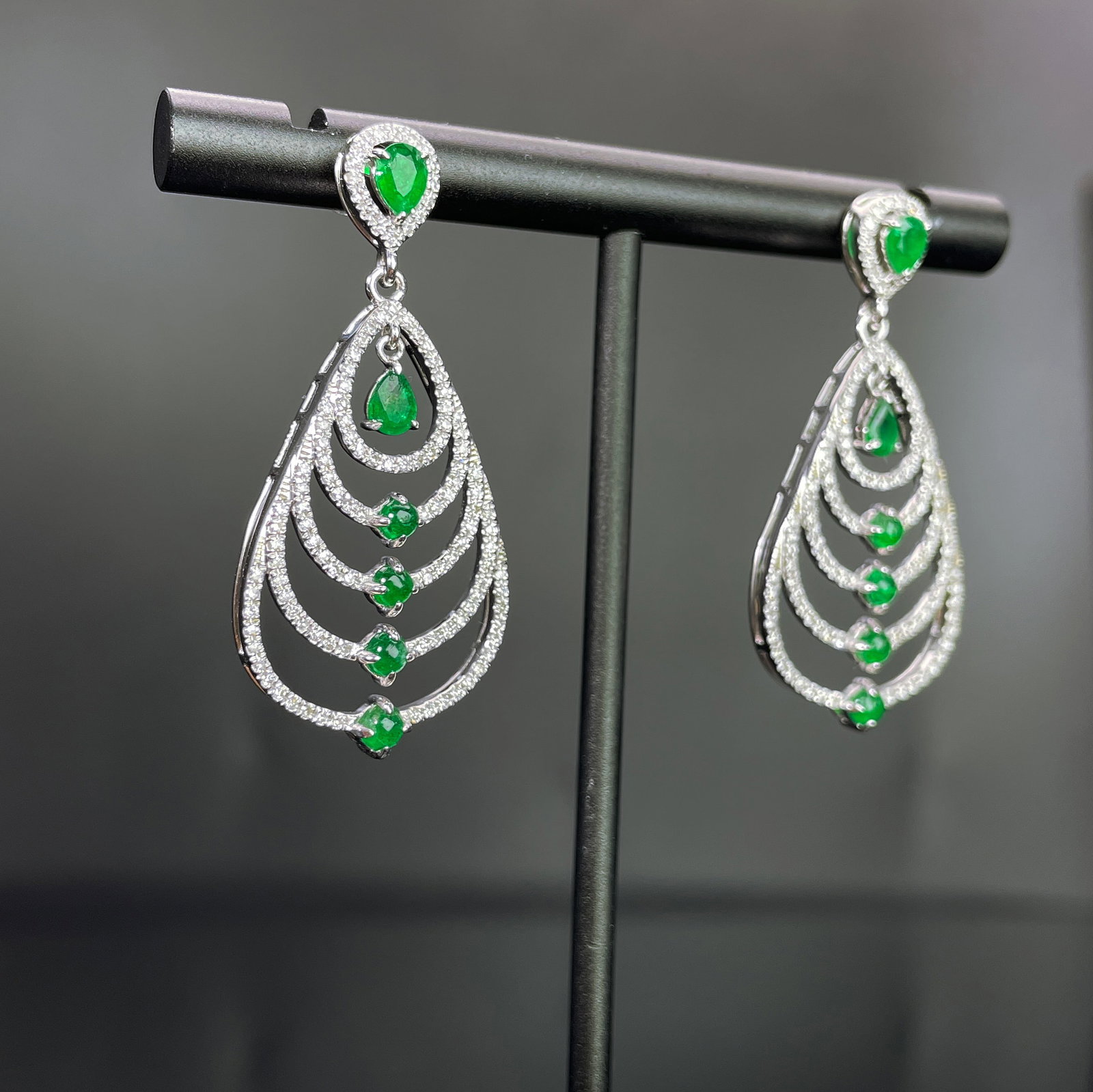 14k Gold 1.6 Ctw Natural Emerald & Diamond Earrings - 3