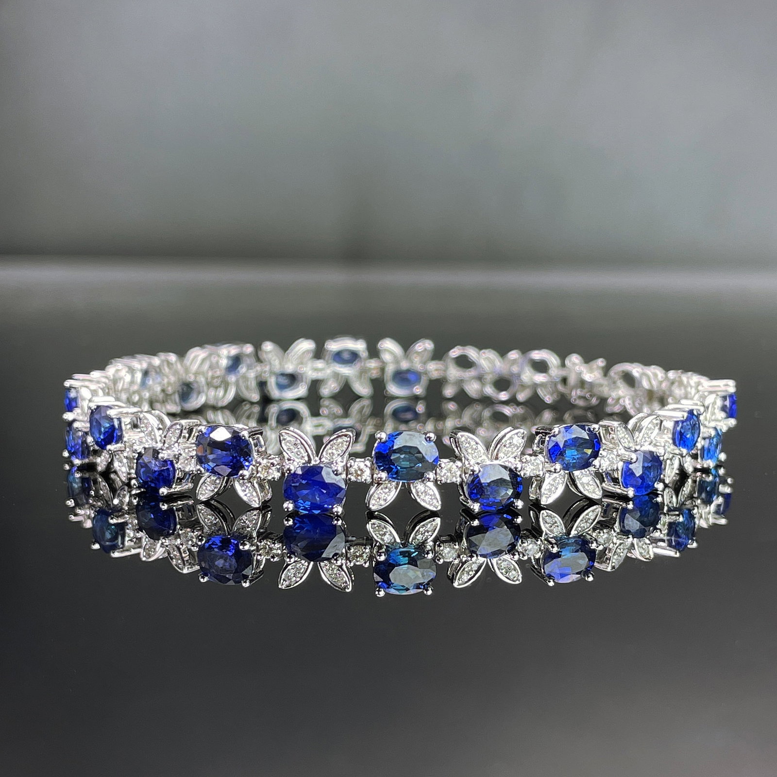 14k Gold 8.65 Ctw Natural Sapphire & Diamond Bracelet - 2