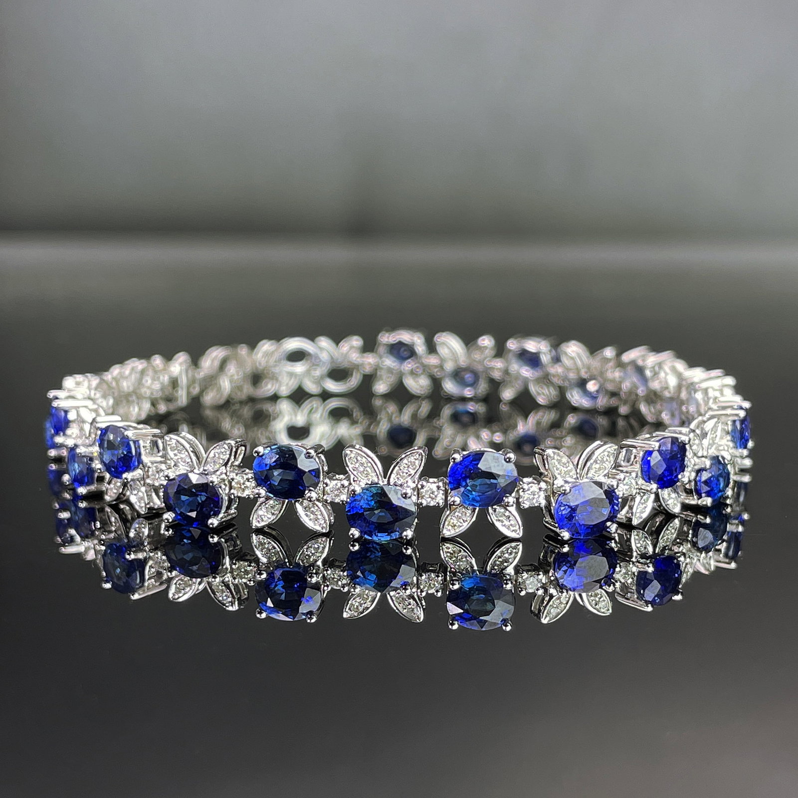 14k Gold 8.65 Ctw Natural Sapphire & Diamond Bracelet - 3