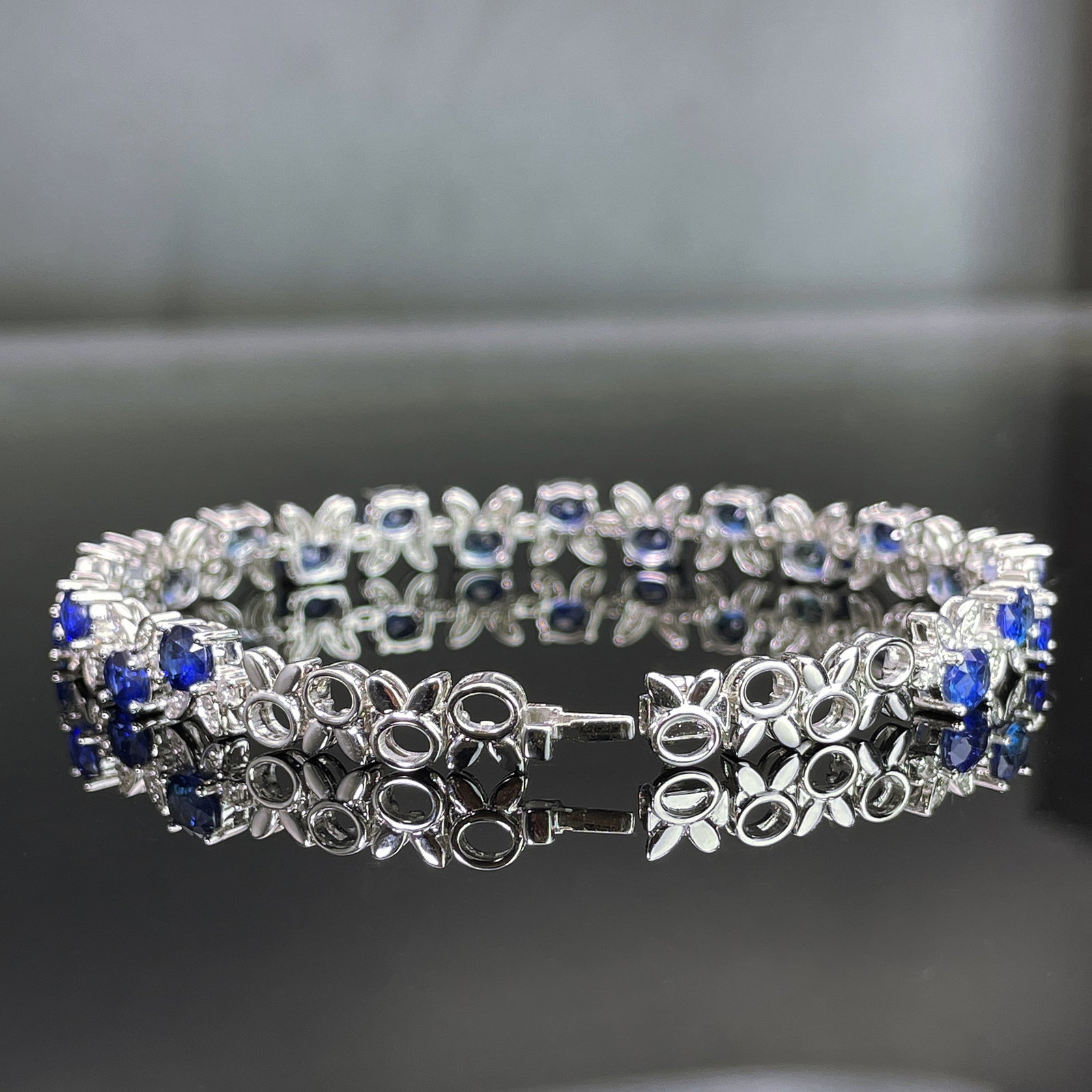 14k Gold 8.65 Ctw Natural Sapphire & Diamond Bracelet - 4