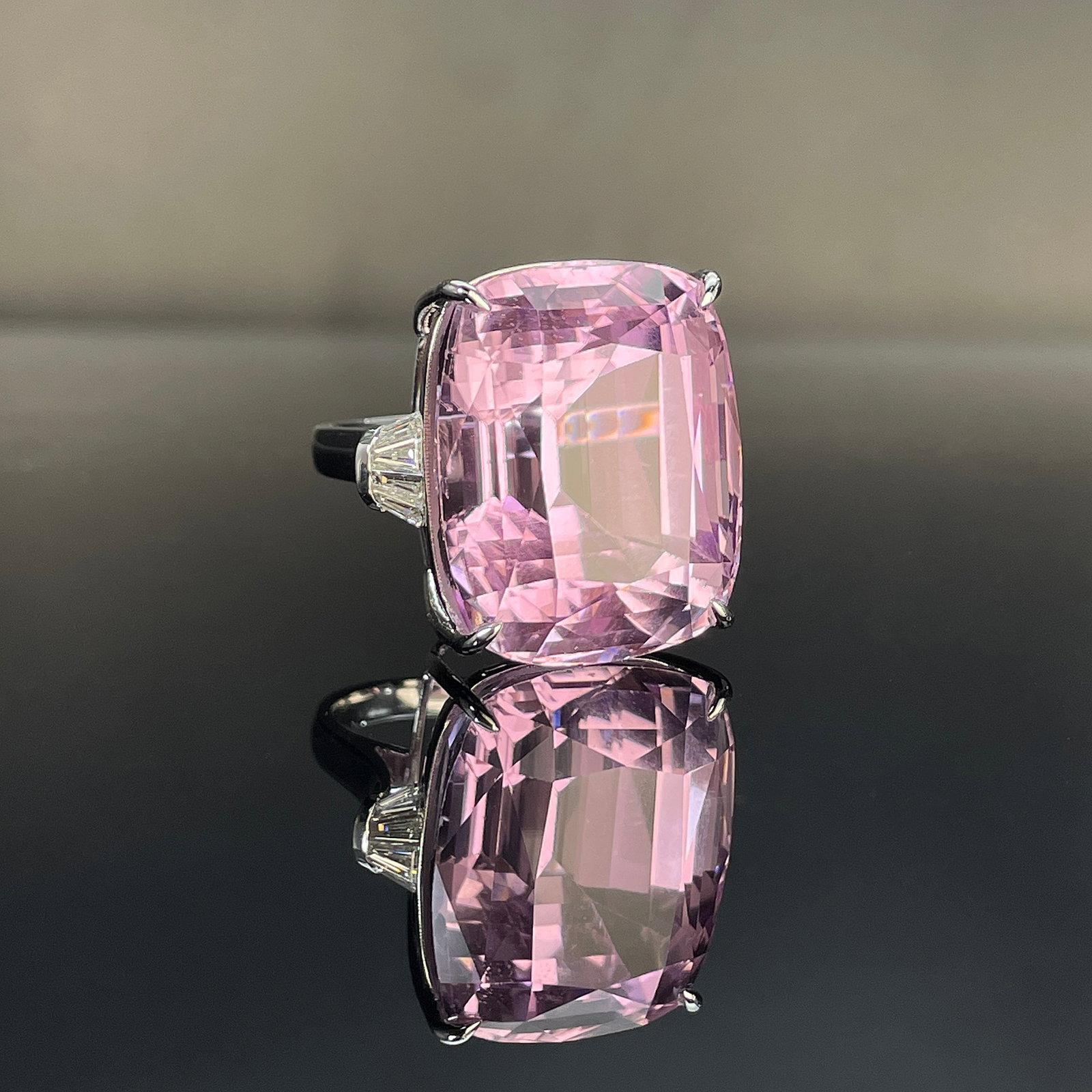 14k Gold 62.95 Ctw Natural Kunzite & Diamond Ring - 3