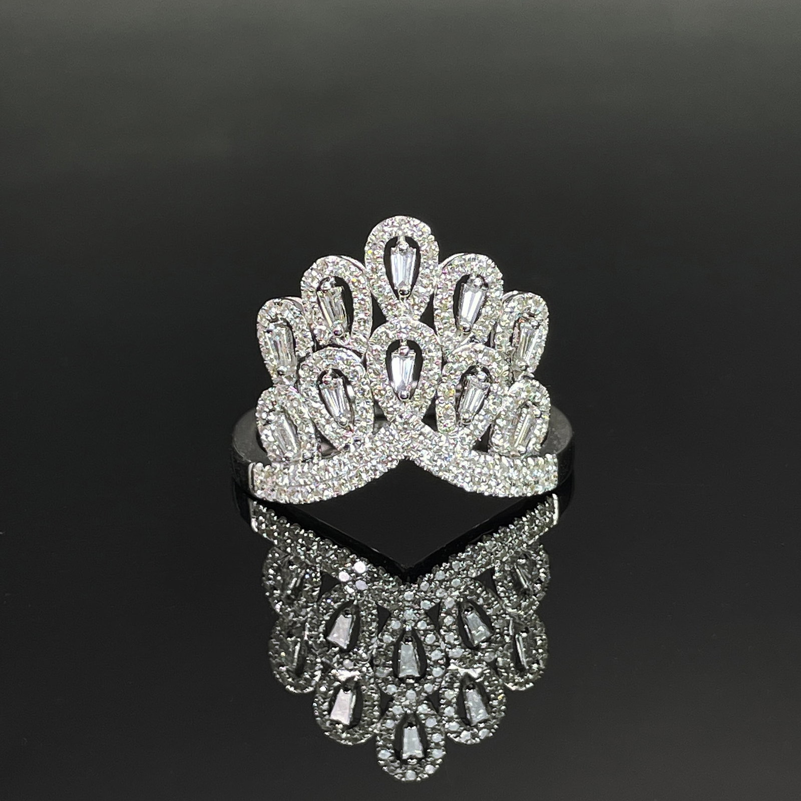 14k Gold 0.75 Ct Natural H Diamond Ring: Ref:231168131 // gold content:14k gold // ring size:7. 25us // // main gemstone:diamond // shape:multiple // carat weight:0. 75ct // clarity grade:vs-si // color:h // treatment:natural // Condition: