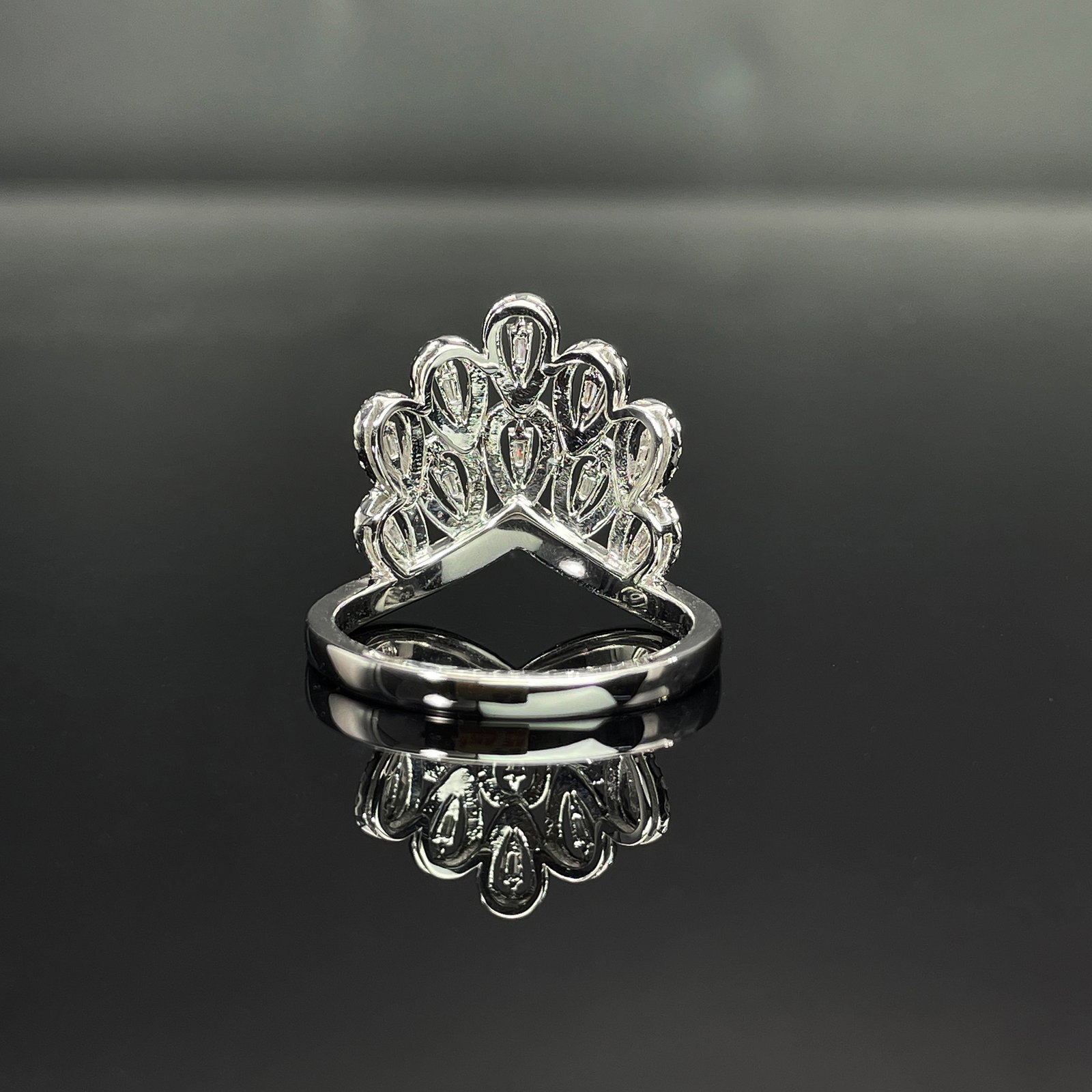 14k Gold 0.75 Ct Natural H Diamond Ring - 4