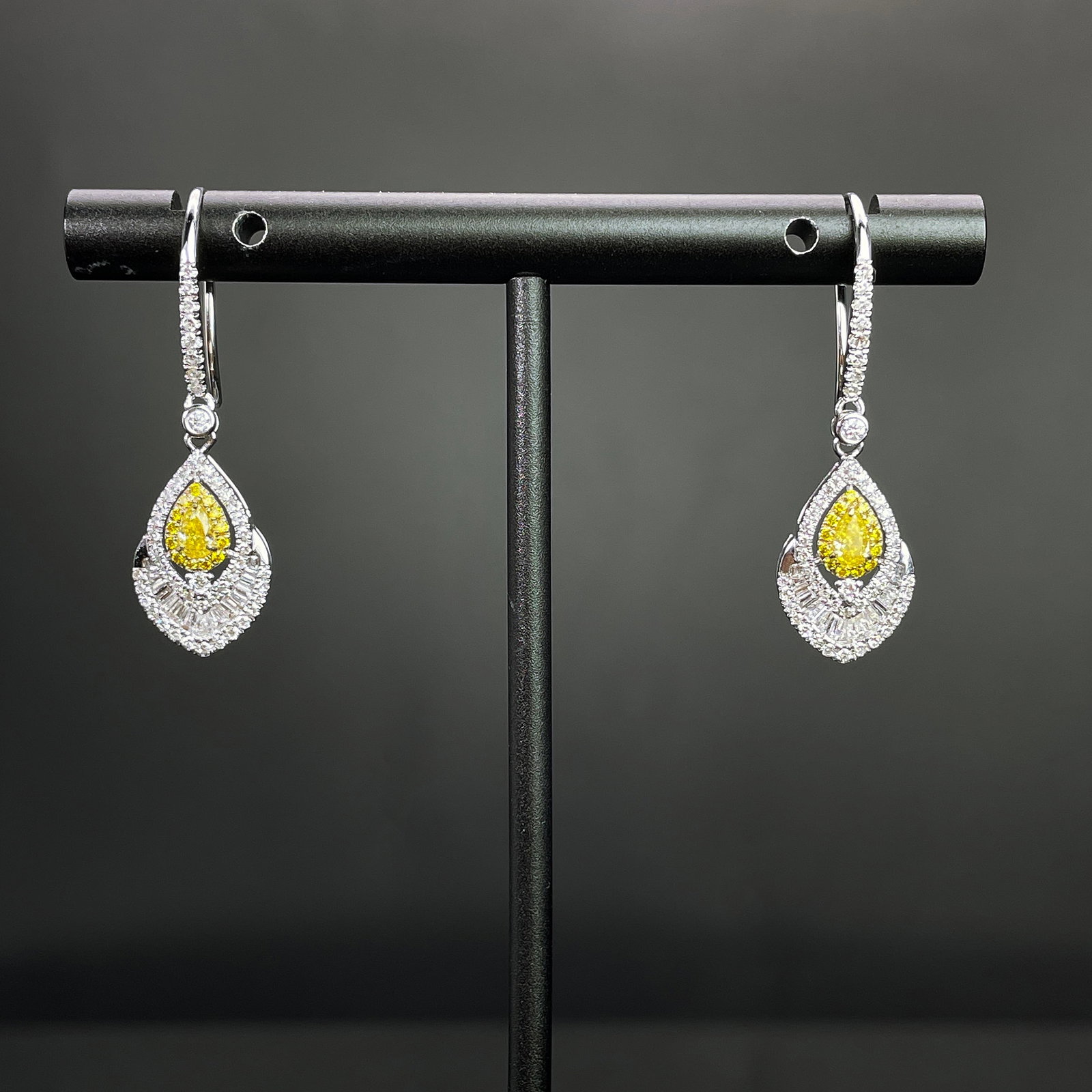 14k Gold 0.90 Ctw Natural Yellow Diamond & Diamond Earrings: Ref:231168133 // gold content:14k gold // main gemstone:yellow diamond // shape:pear // carat weight:0. 22ct // color:yellow // treatment:natural // // adjacent gemstone 2 : diamond // shape:multiple