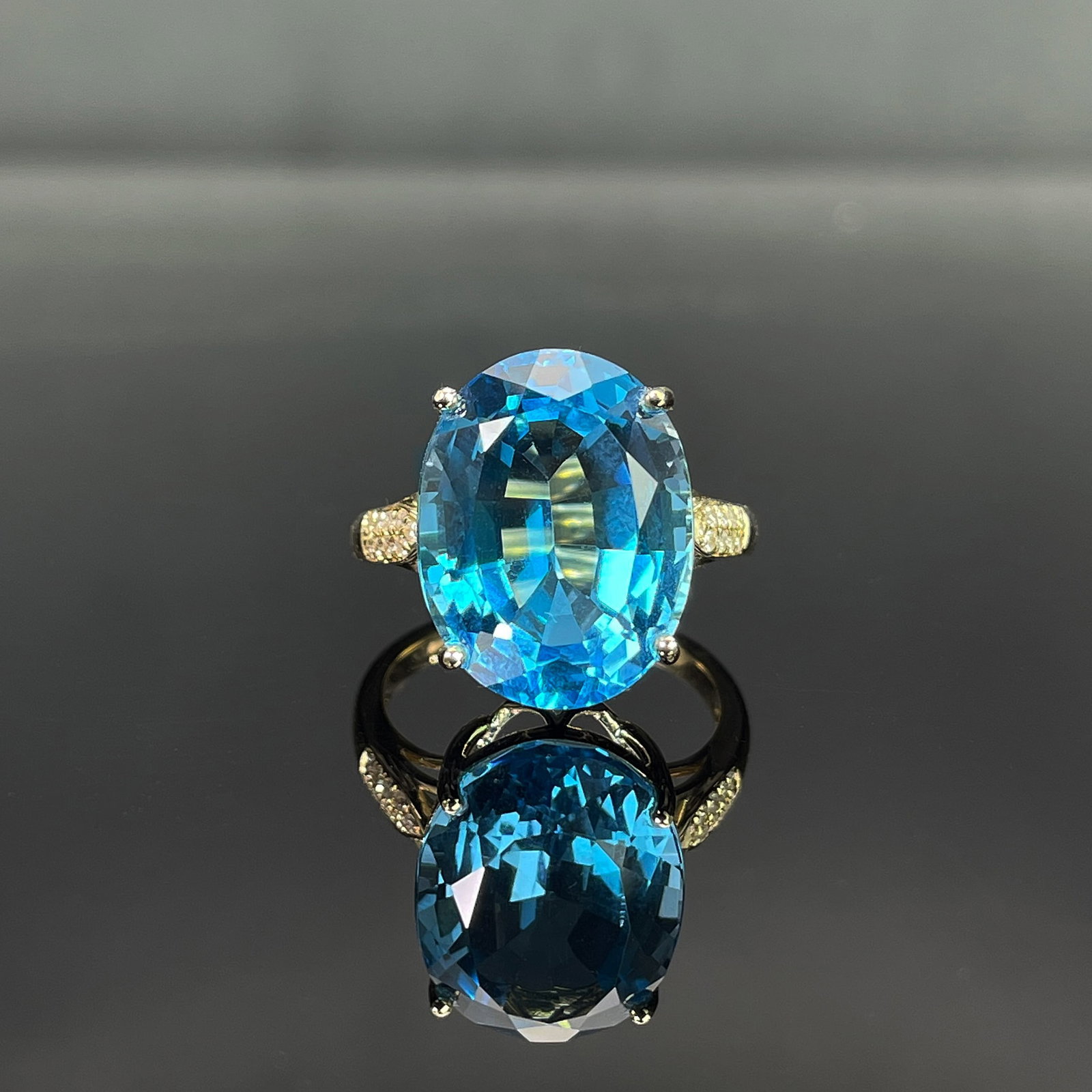 14k Gold 13.45 Ctw Natural Topaz & Diamond Ring (1 of 5)