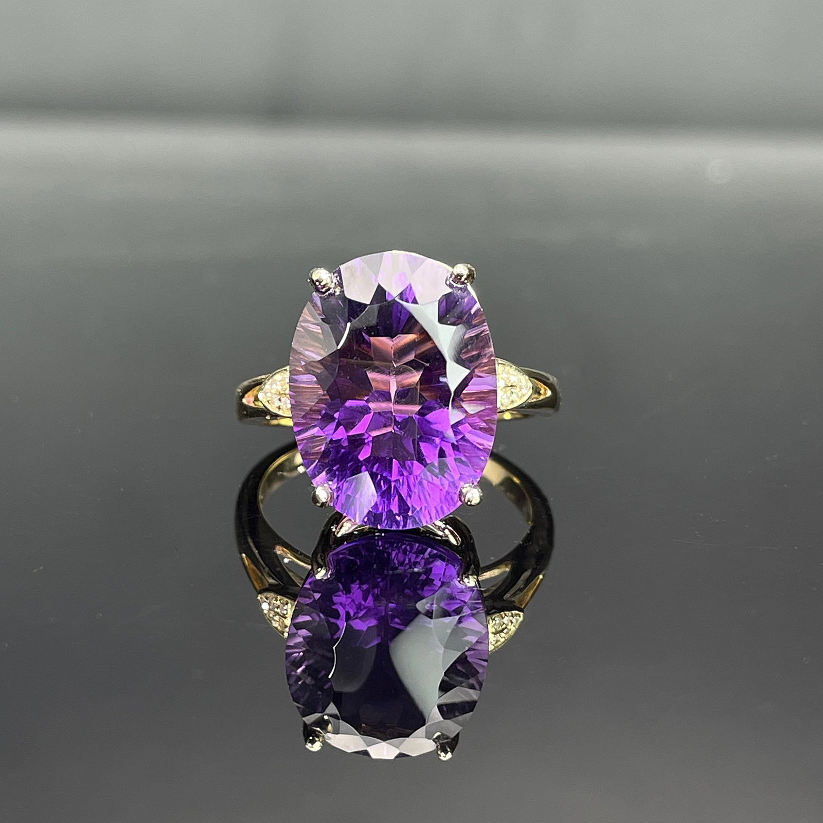 14k Gold 9.08 Ctw Natural Amethyst & Diamond Ring: Ref:231168137 // gold content:14k gold // ring size:7. 25us // // main gemstone:amethyst // shape:oval // carat weight:9. 05ct // color:purple // treatment:natural // // adjacent gemstone 2 : diamond 