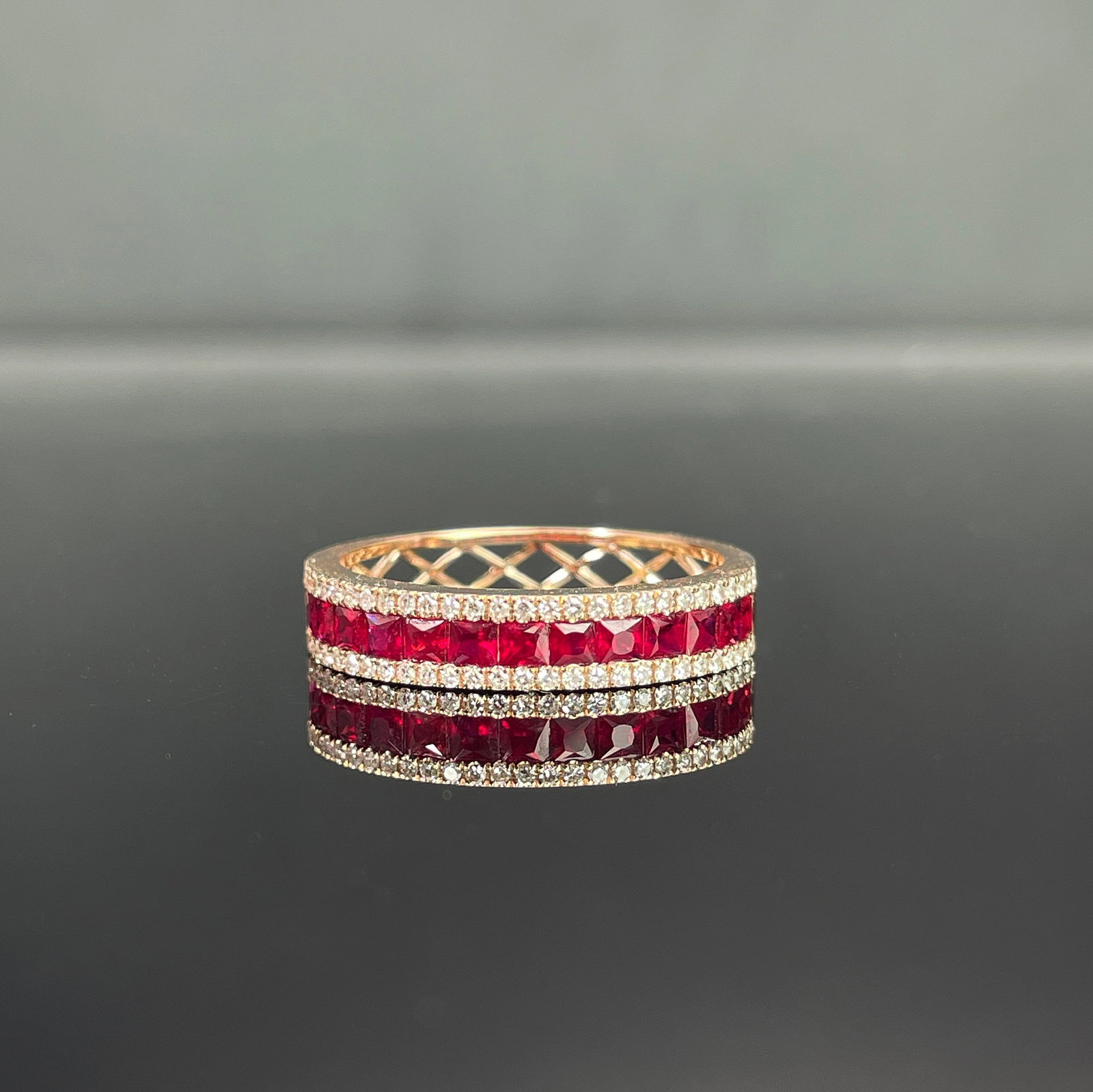 14k Gold 0.86 Ctw Natural Ruby & Diamond Ring: Ref:231168139 // gold content:14k gold // ring size:7. 25us // // main gemstone:ruby // shape:princess // carat weight:0. 7ct // color:red // treatment:natural // // adjacent gemstone 2 : diamond //