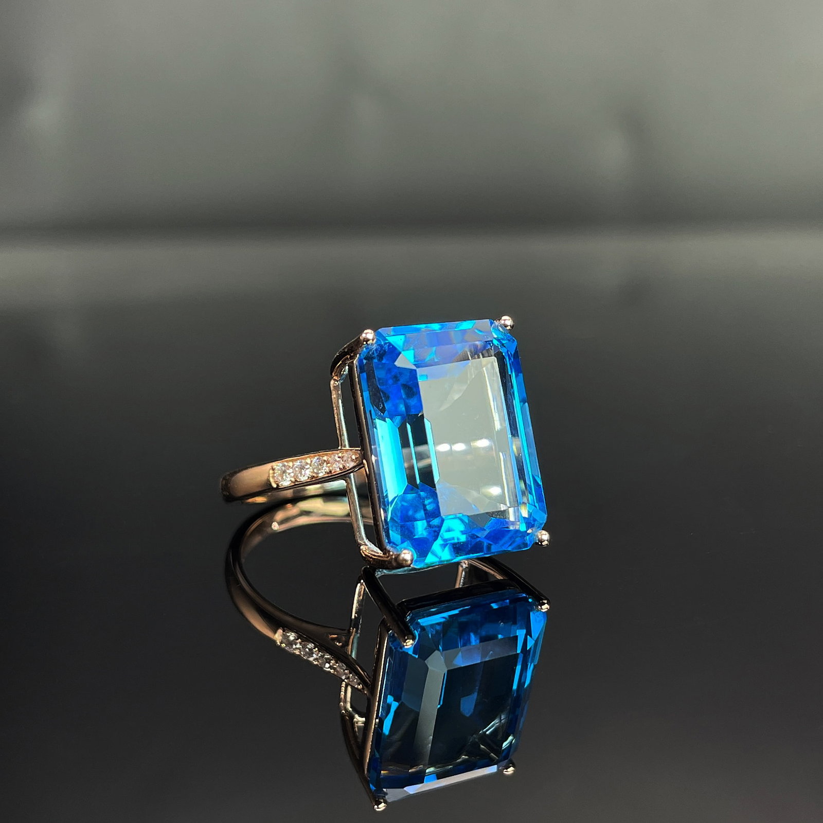 14k Gold 15.73 Ctw Natural Topaz & Diamond Ring - 3