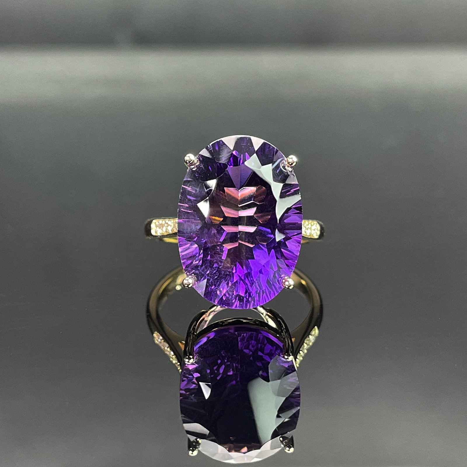 14k Gold 12.43 Ctw Natural Amethyst & Diamond Ring: Ref:231168145 // gold content:14k gold // ring size:7. 25us // // main gemstone:amethyst // shape:oval // carat weight:12. 3ct // color:purple // treatment:natural // // adjacent gemstone 2 : diamond 