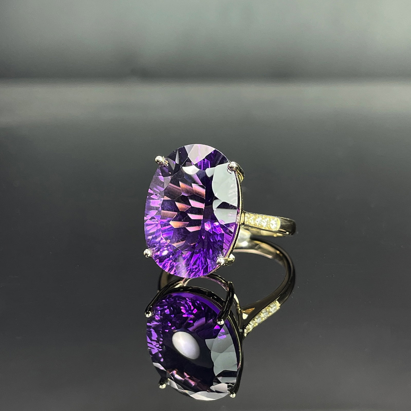 14k Gold 12.43 Ctw Natural Amethyst & Diamond Ring - 2