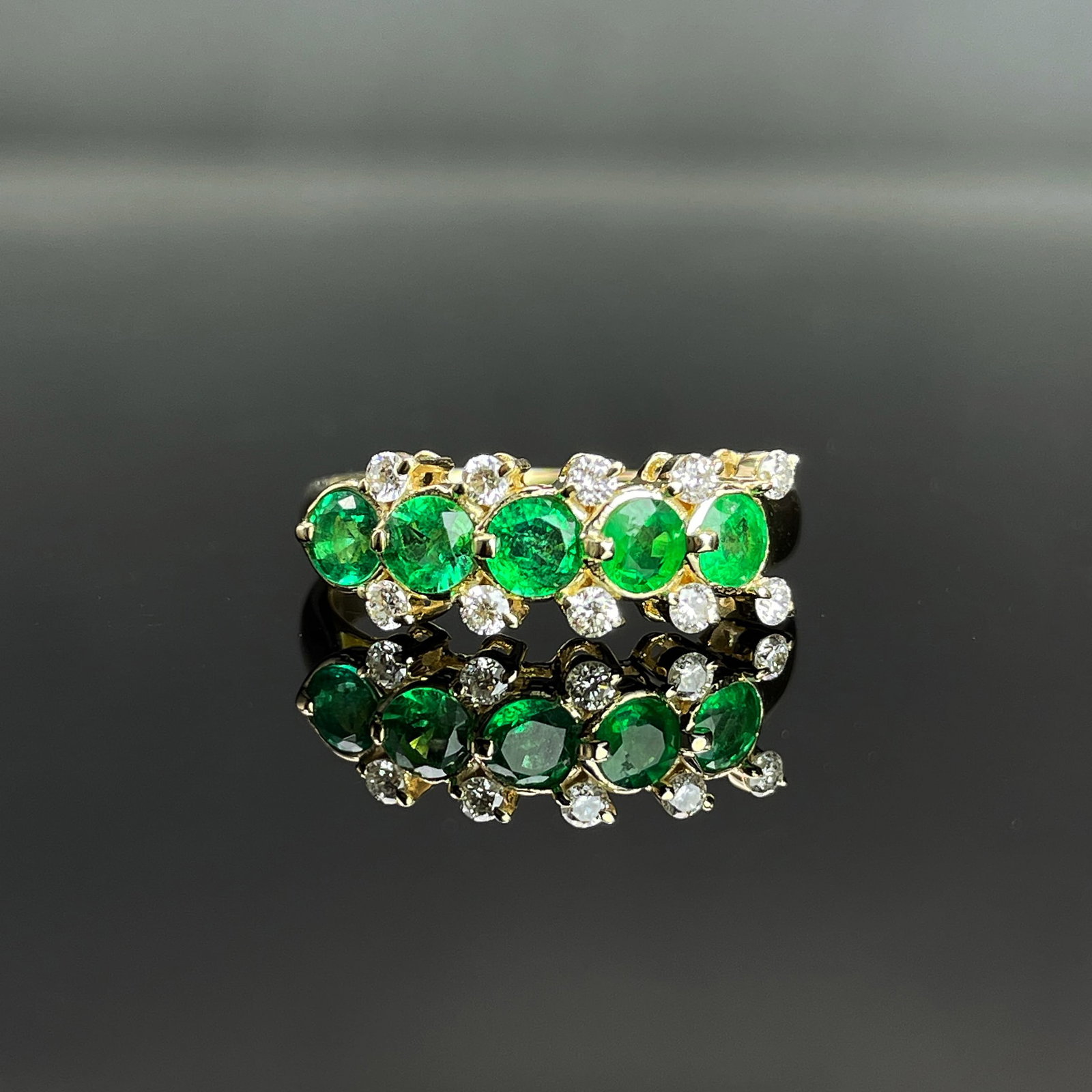 14k Gold 0.78 Ctw Vivid Green Natural Emerald & Diamond Ring: Ref:231168149 // gold content:14k gold // ring size:7. 25us // // main gemstone:emerald // shape:round // carat weight:0. 6ct // color:vivid green // treatment:natural // cut grade:g // // adjacent ge
