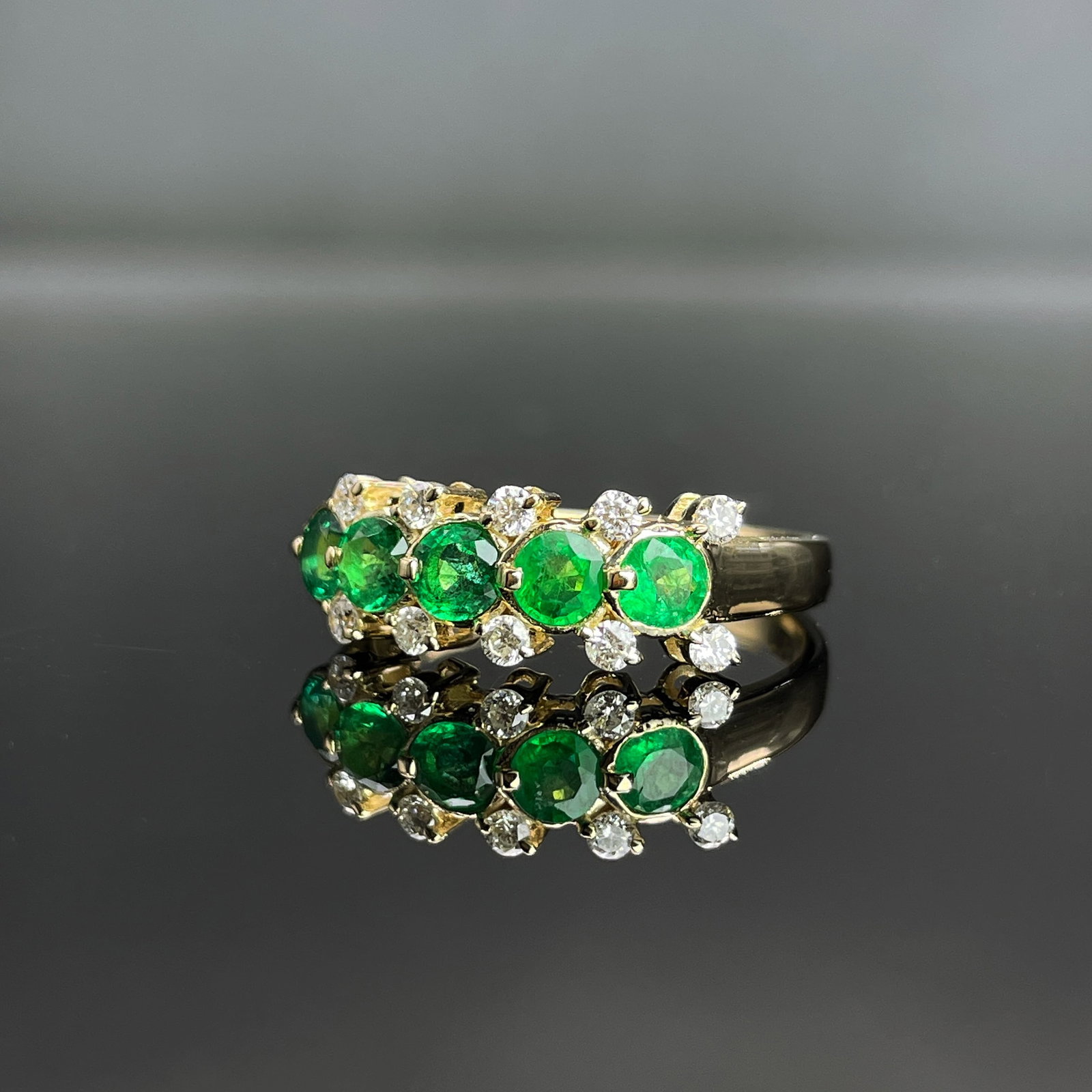 14k Gold 0.78 Ctw Vivid Green Natural Emerald & Diamond Ring - 2