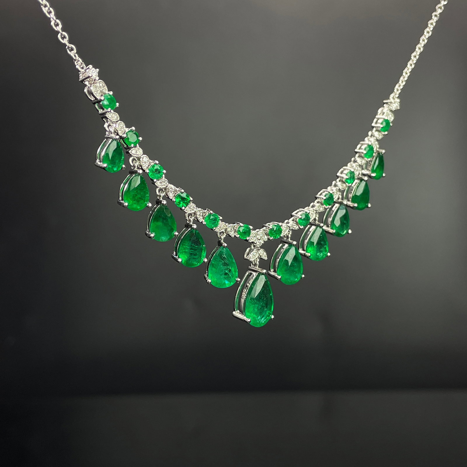 14k Gold 5.82 Ctw Vivid Green Natural Emerald & Diamond Necklace - 3
