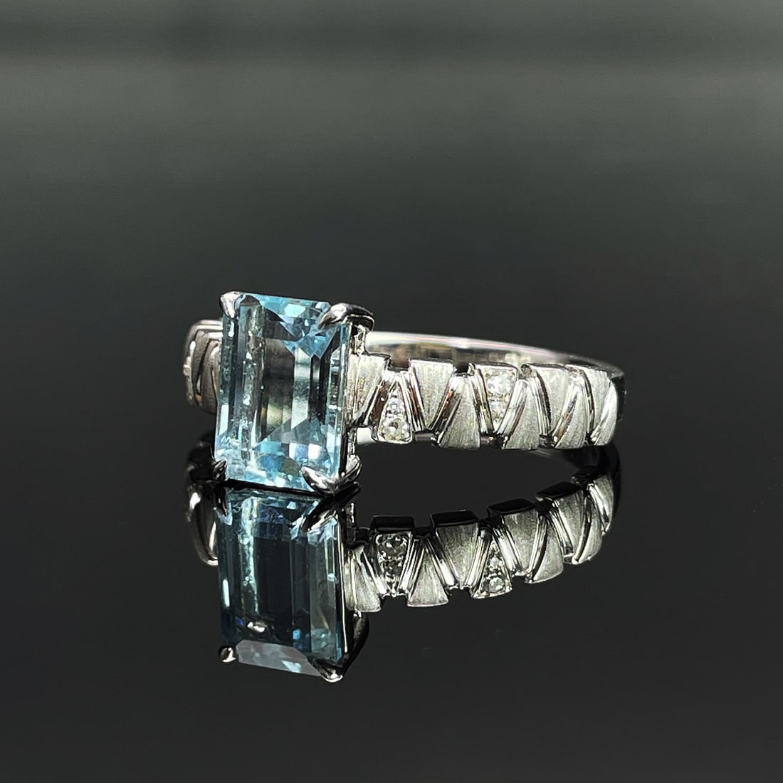 14k Gold 1.23 Ctw Natural Aquamarine & Diamond Ring - 2