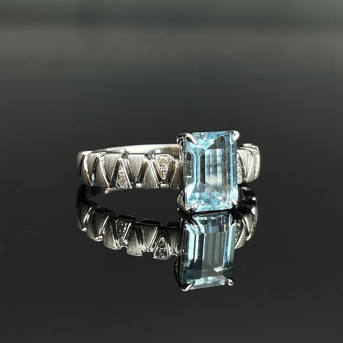 14k Gold 1.23 Ctw Natural Aquamarine & Diamond Ring - 4
