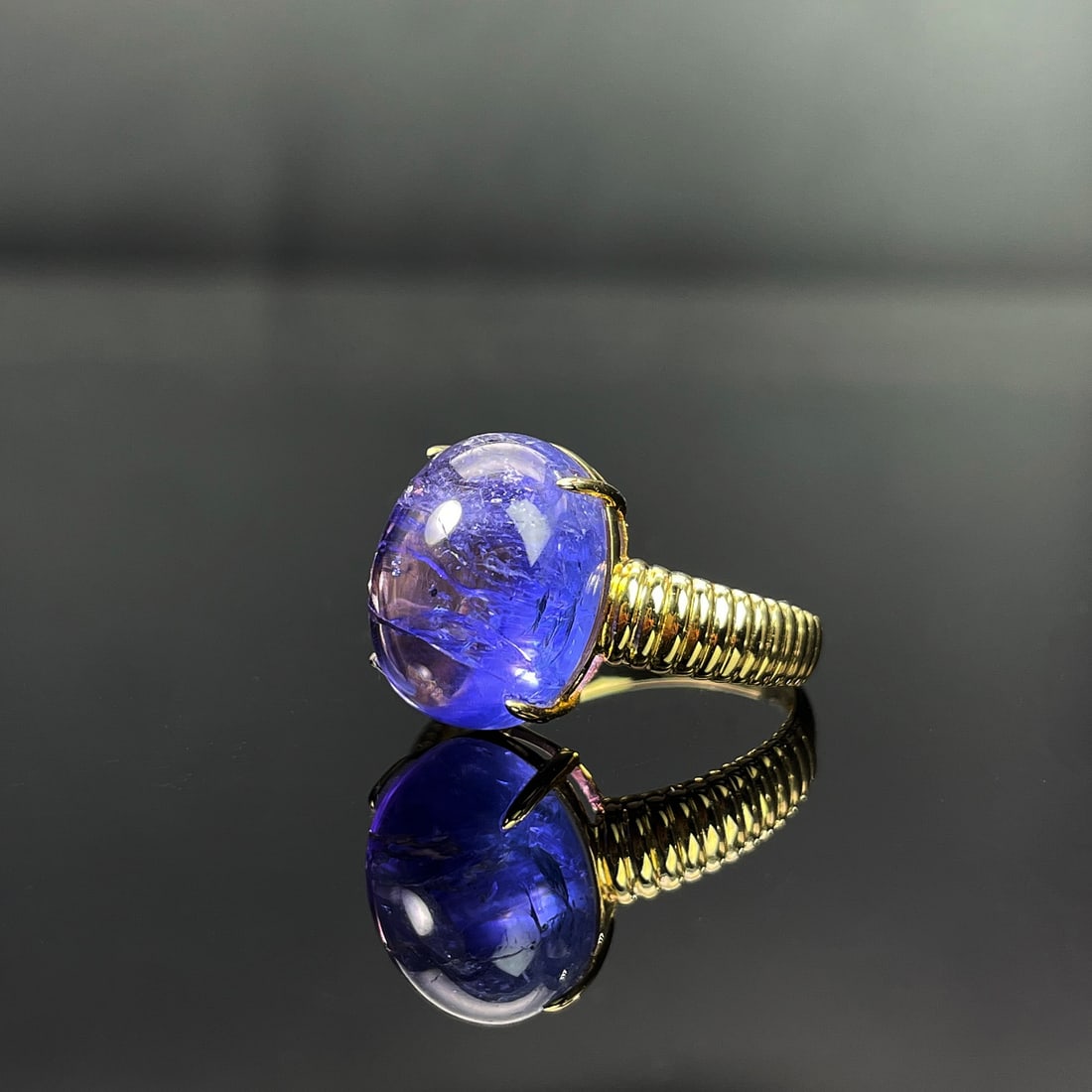 14k Gold 9.92 Ct Natural Tanzanite Ring - 2