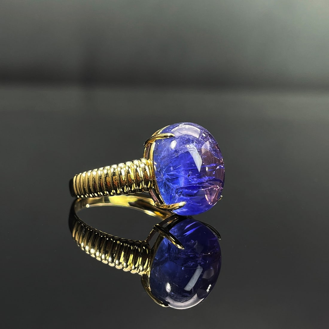 14k Gold 9.92 Ct Natural Tanzanite Ring - 3