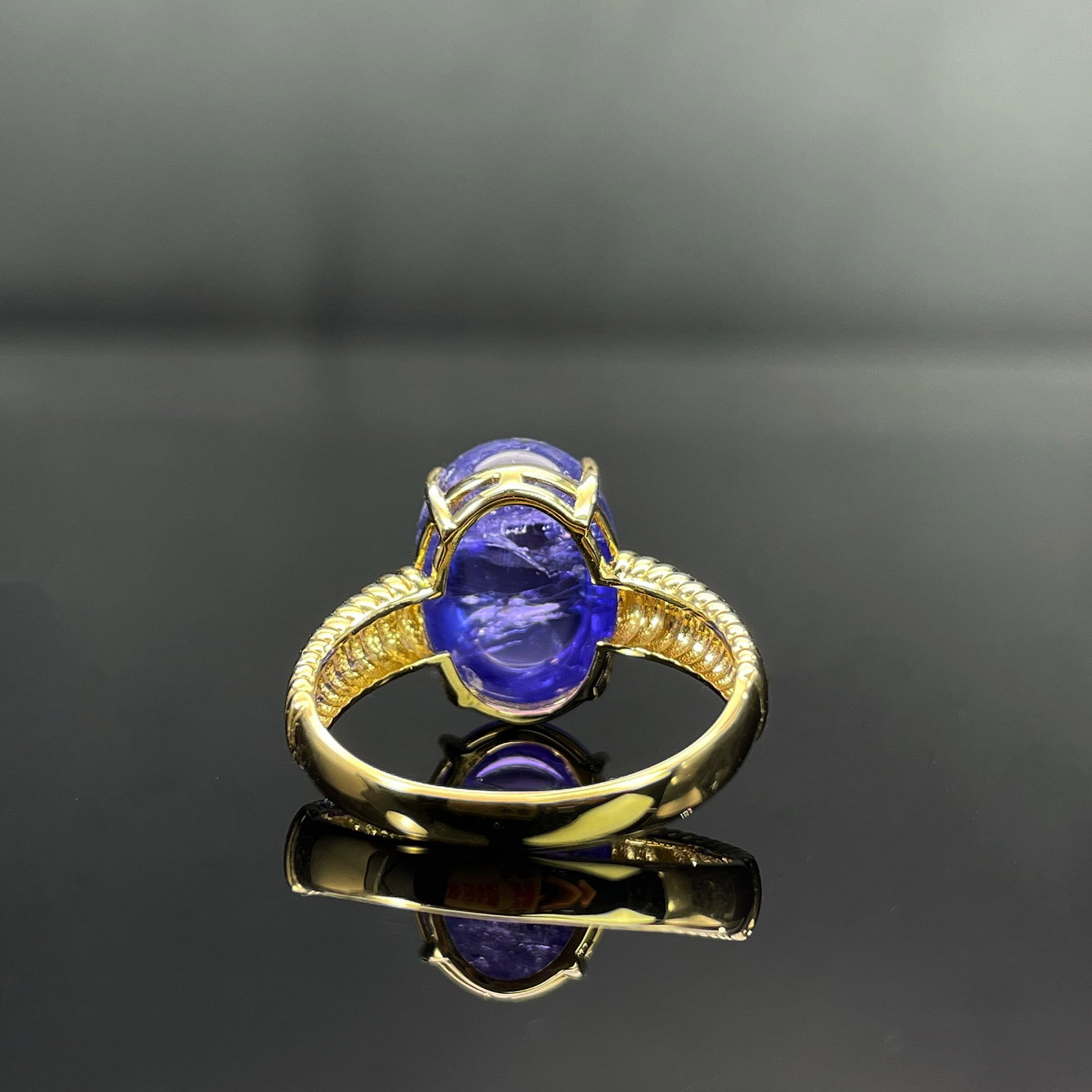14k Gold 9.92 Ct Natural Tanzanite Ring - 4
