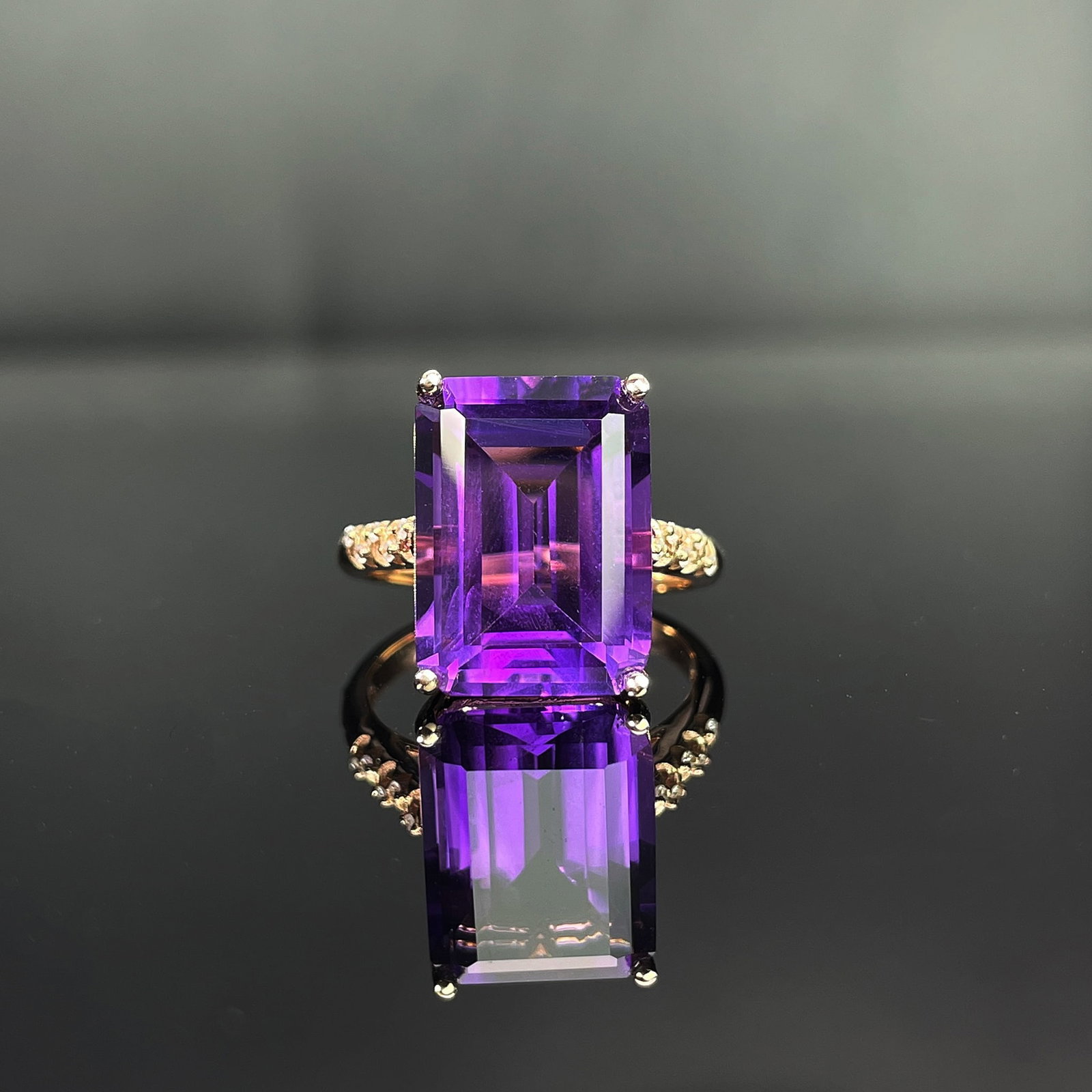 14k Gold 8.00 Ctw Natural Amethyst & Diamond Ring: Ref:231168161 // gold content:14k gold // ring size:7. 25us // // main gemstone:amethyst // shape:octagonal // carat weight:7. 95ct // color:purple // treatment:natural // // adjacent gemstone 2 : dia