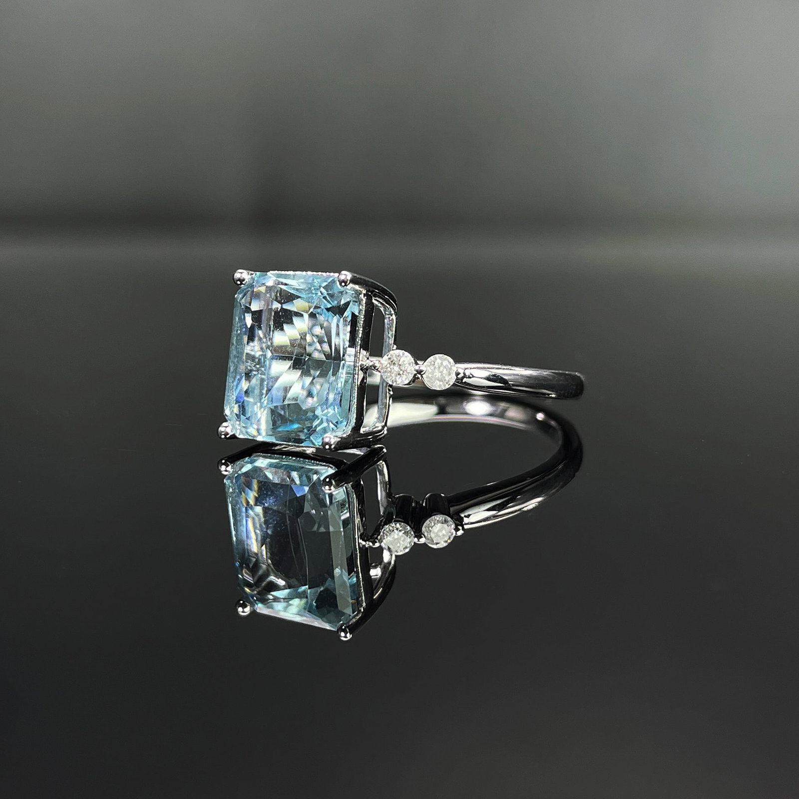 14k Gold 3.80 Ctw Natural Aquamarine & Diamond Ring - 2