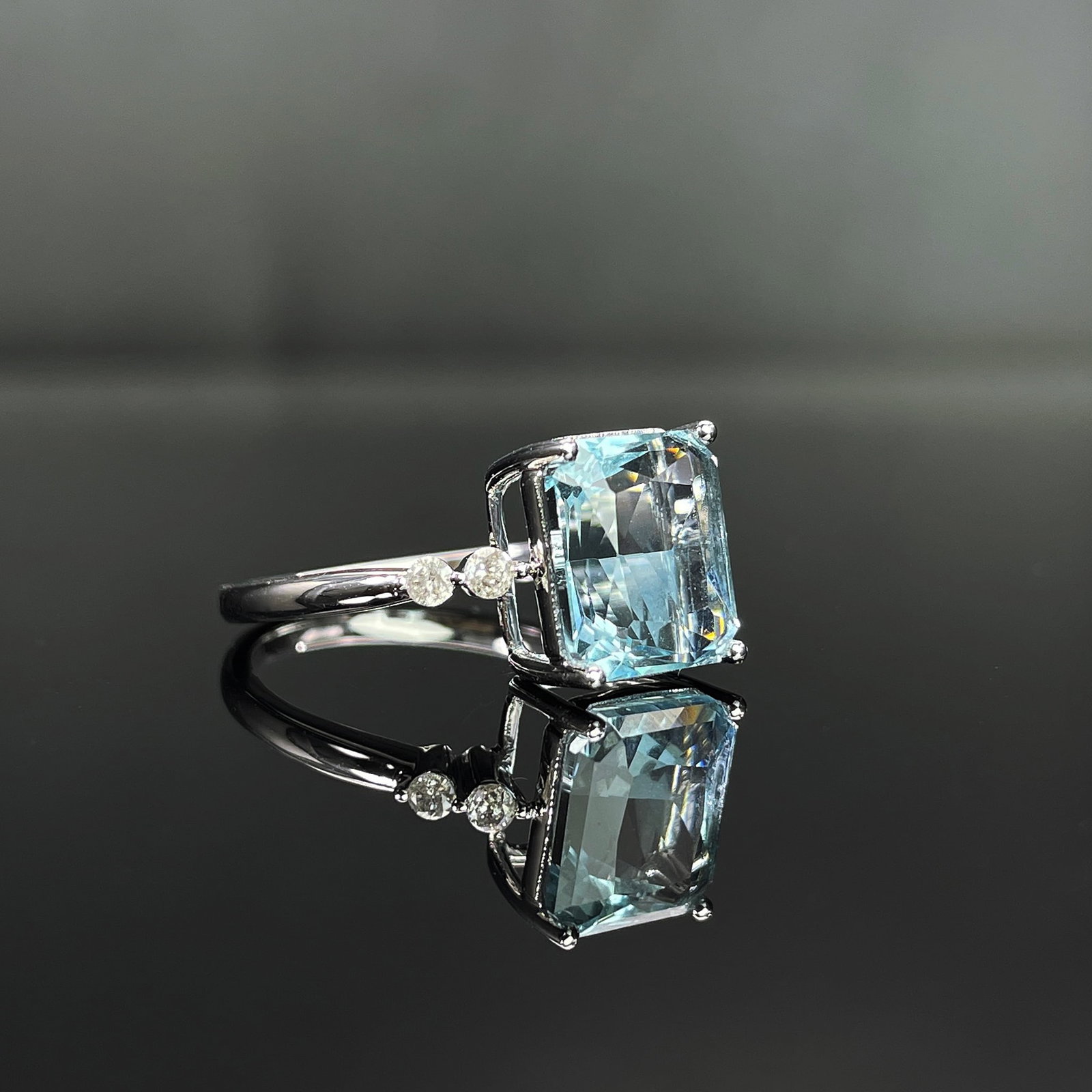 14k Gold 3.80 Ctw Natural Aquamarine & Diamond Ring - 3