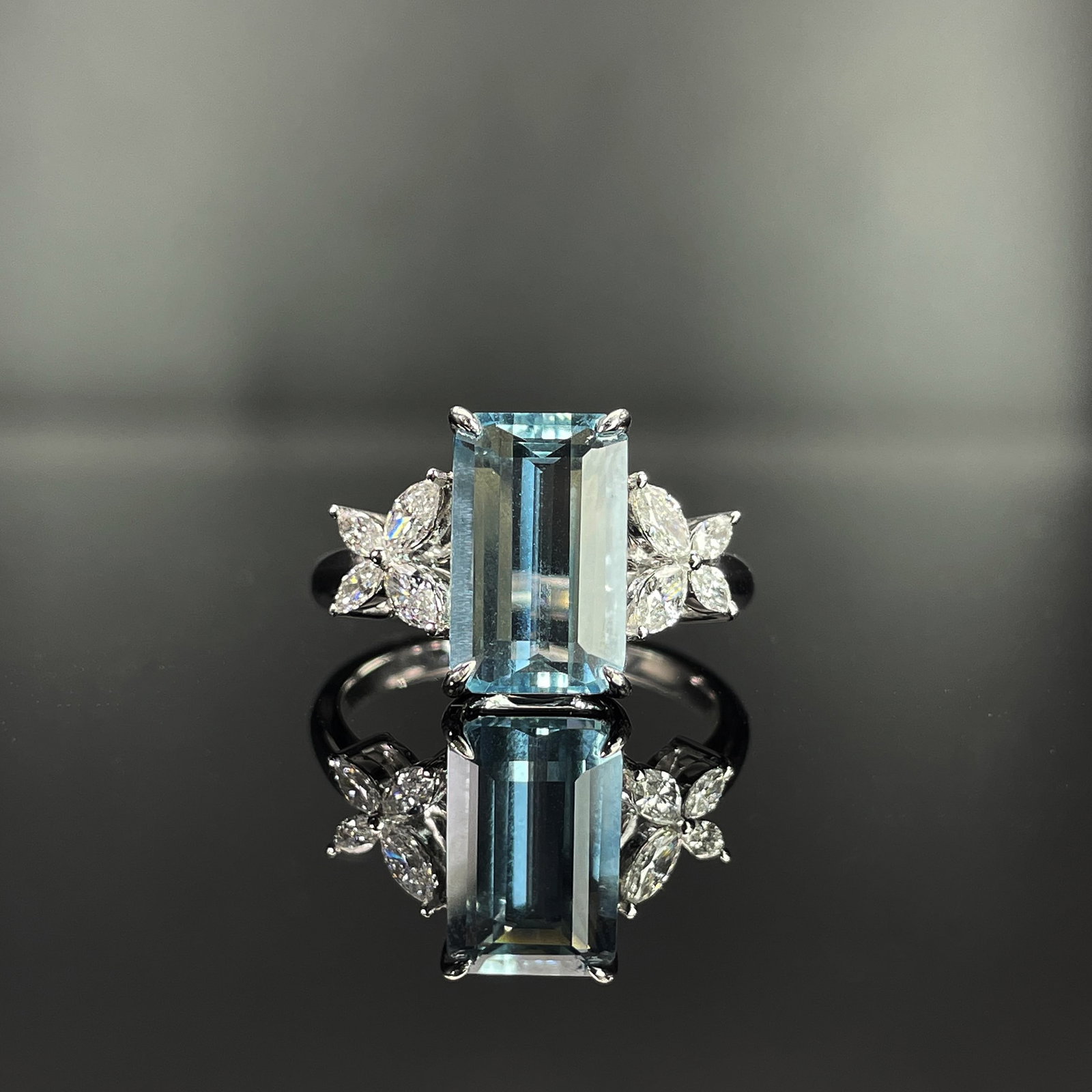 14k Gold 3.38 Ctw Natural Aquamarine & Diamond Ring: Ref:231168173 // gold content:14k gold // ring size:7. 25us // // main gemstone:aquamarine // shape:octagonal // carat weight:2. 88ct // color:blue // treatment:natural // // adjacent gemstone 2 :