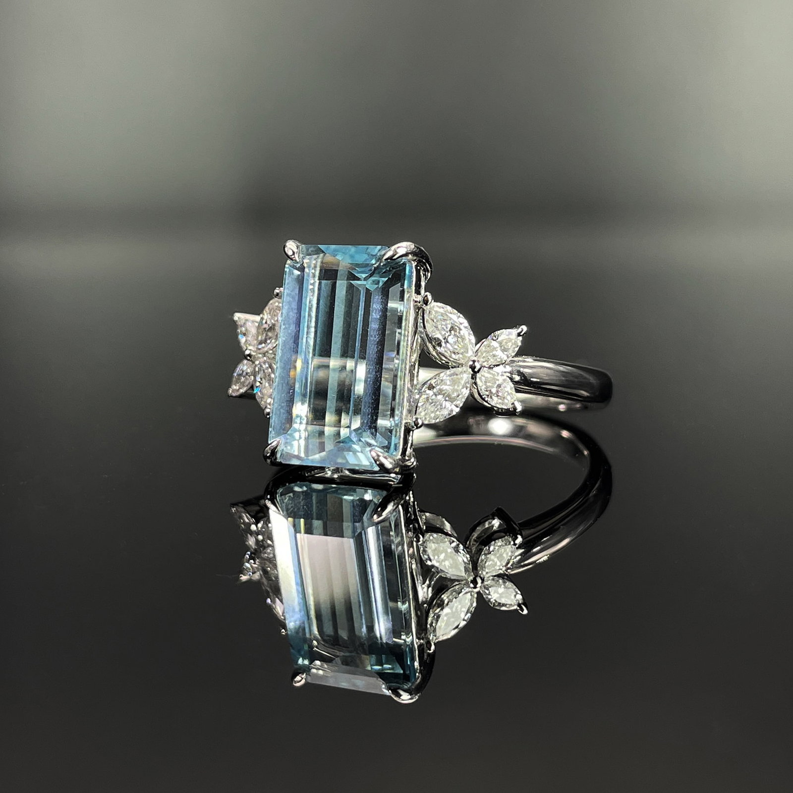 14k Gold 3.38 Ctw Natural Aquamarine & Diamond Ring - 2