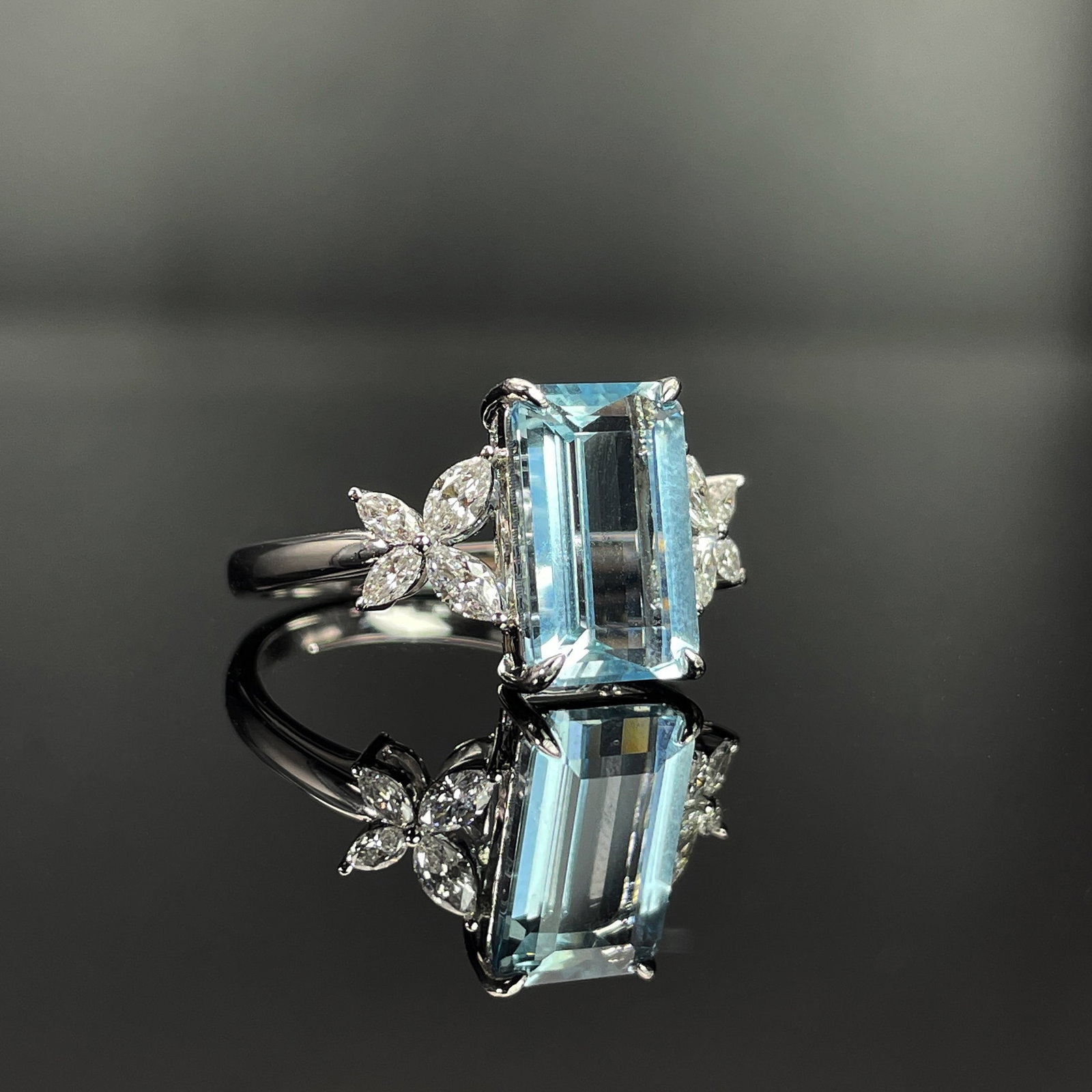14k Gold 3.38 Ctw Natural Aquamarine & Diamond Ring - 3