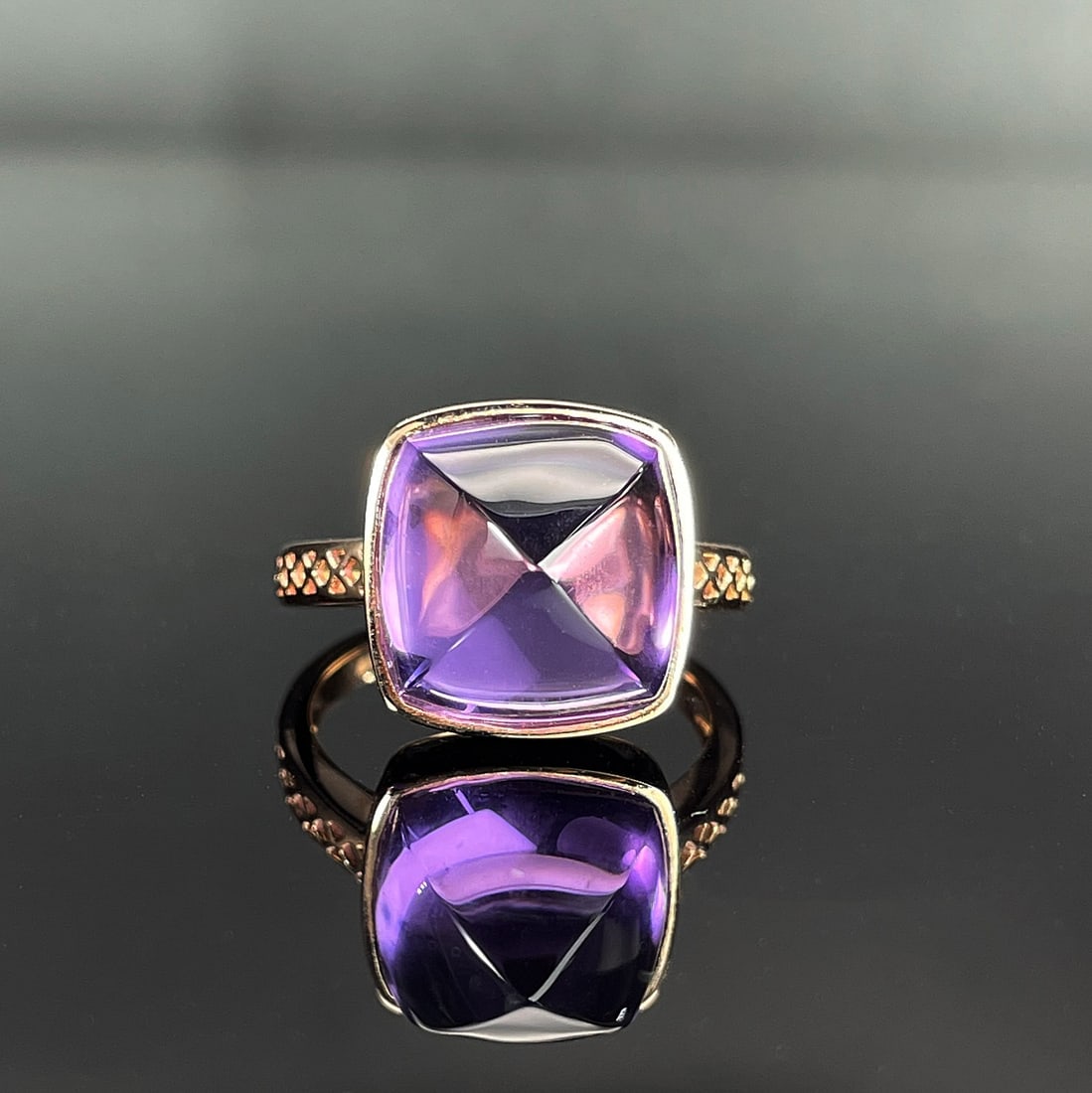 14k Gold 10.1 Ct Natural Amethyst Ring: Ref:231168174 // gold content:14k gold // ring size:7. 25us // // main gemstone:amethyst // shape:sugar-loaf // carat weight:10. 1ct // color:purple // treatment:natural // Condition: New Low