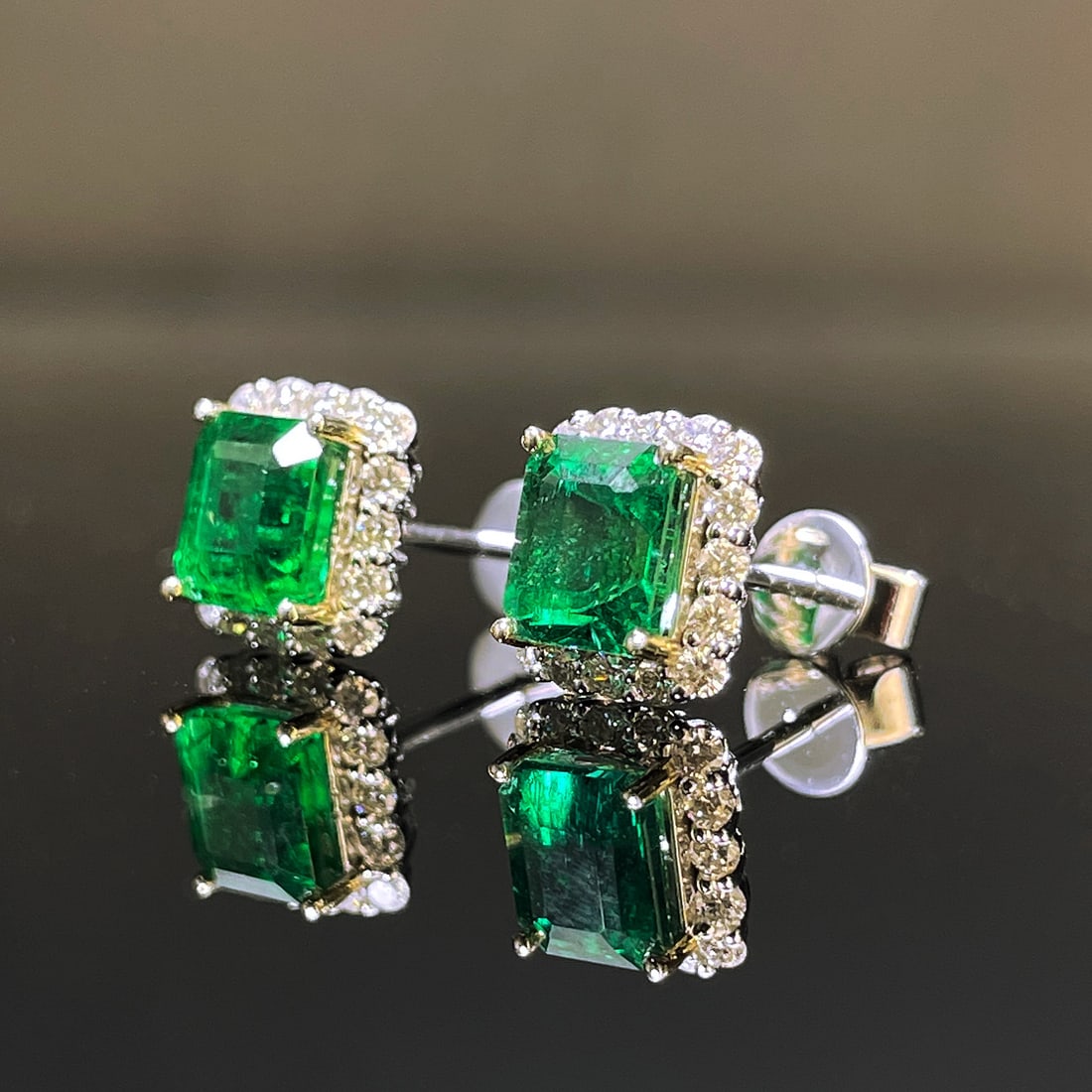 14k Gold 1.82 Ctw Natural Emerald & Diamond Earrings - 2