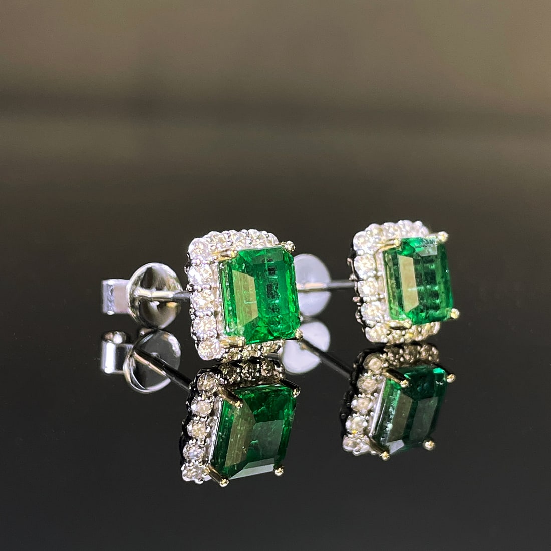 14k Gold 1.82 Ctw Natural Emerald & Diamond Earrings - 3