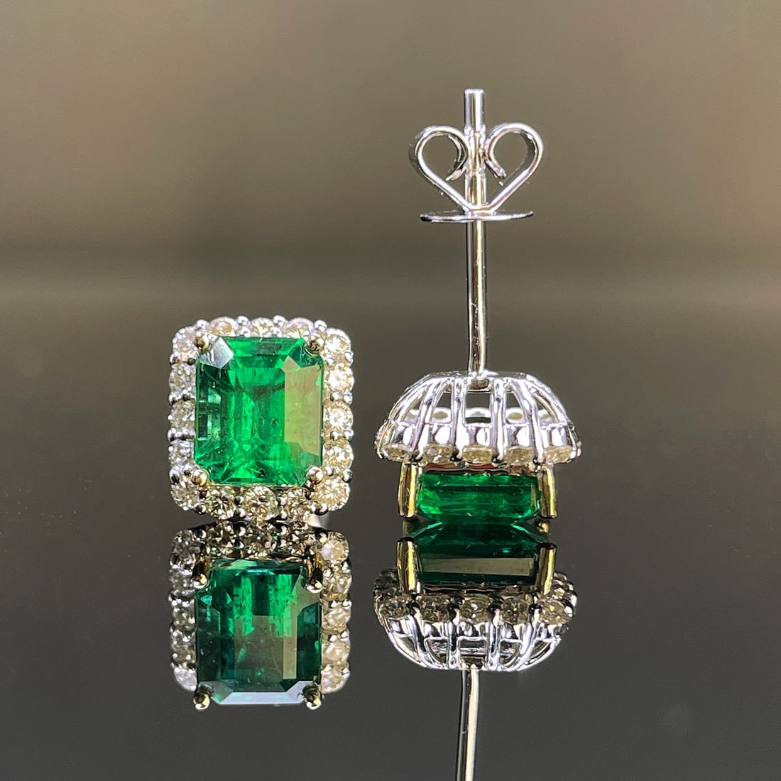 14k Gold 1.82 Ctw Natural Emerald & Diamond Earrings - 5