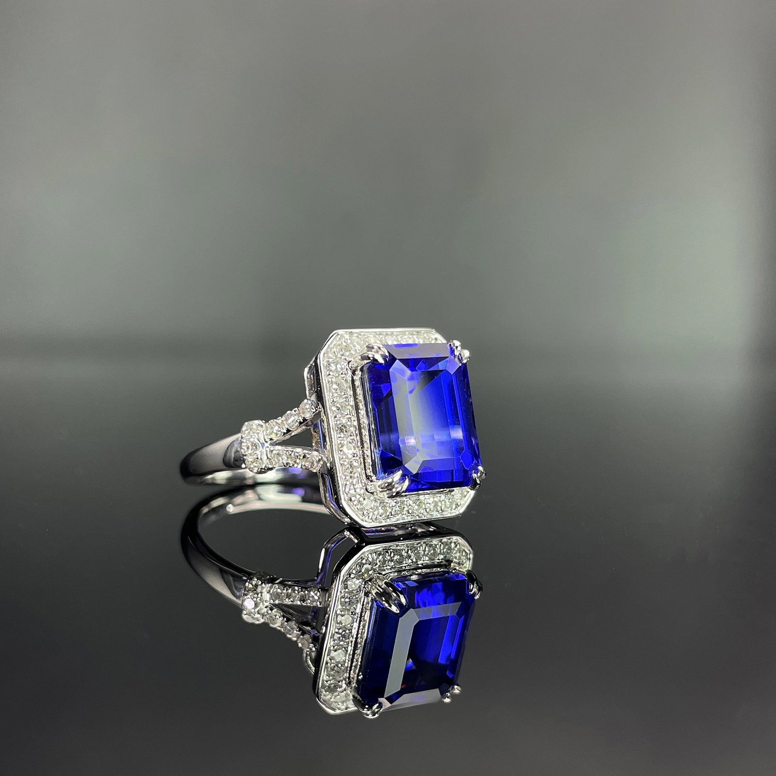 14k Gold 4.42 Ctw Natural Tanzanite & Diamond Ring - 3