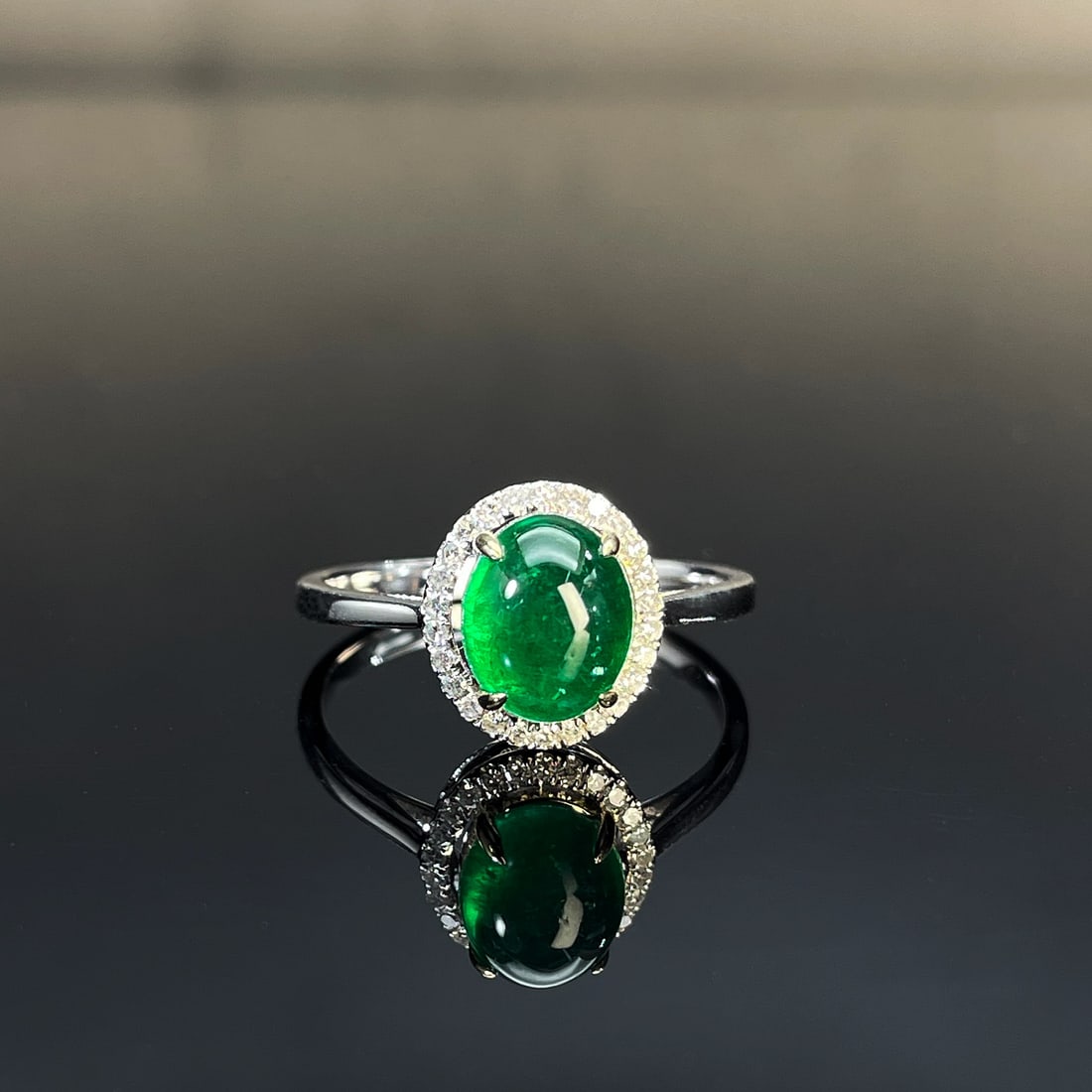 14k Gold 2.33 Ctw Vivid Green Natural Emerald & Diamond Ring: Ref:231168194 // gold content:14k gold // ring size:7. 25us // // main gemstone:emerald // shape:oval // carat weight:2. 3ct // color:vivid green // treatment:natural // // adjacent gemstone 2 :