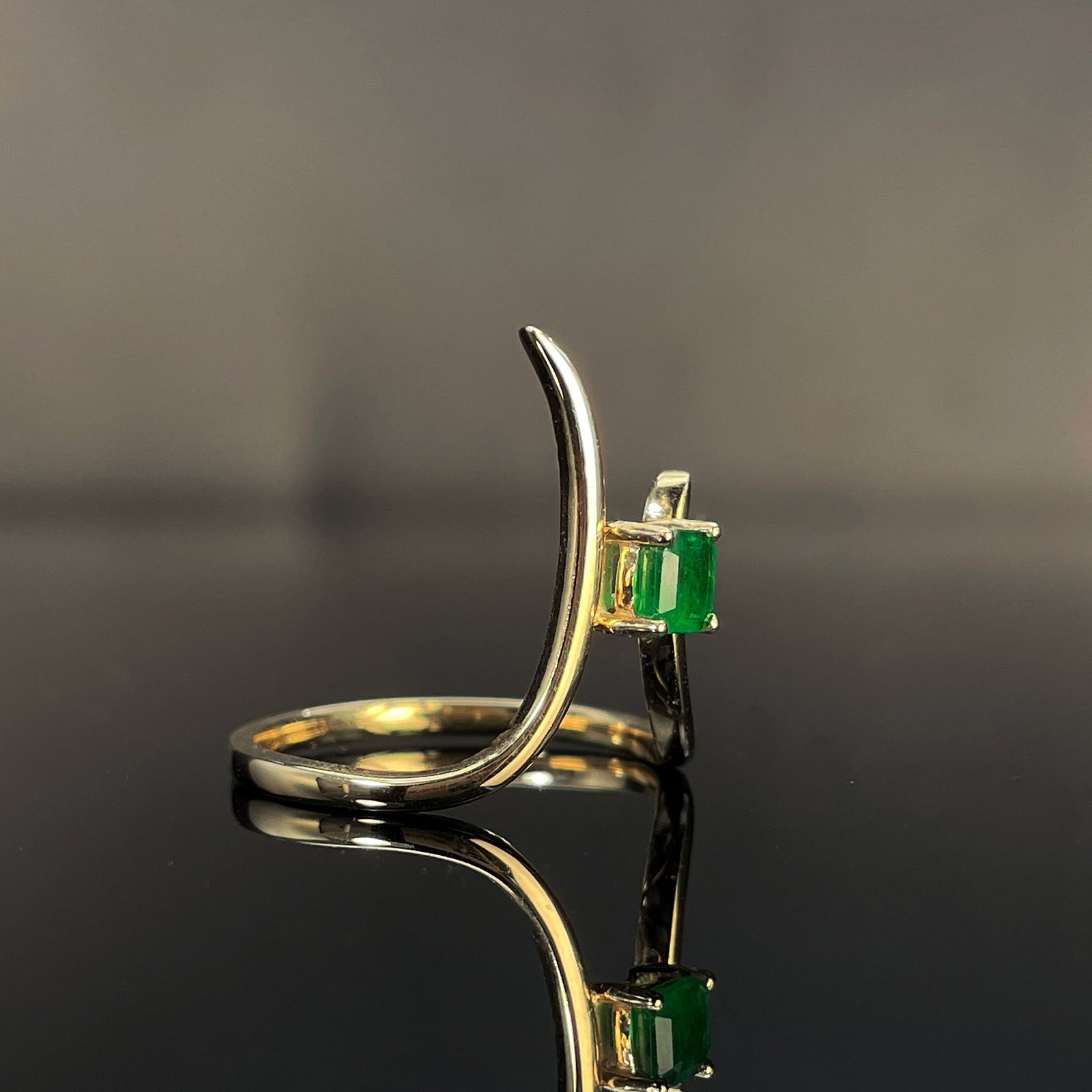 14k Gold 0.45 Ct Vivid Green Natural Emerald Ring - 3