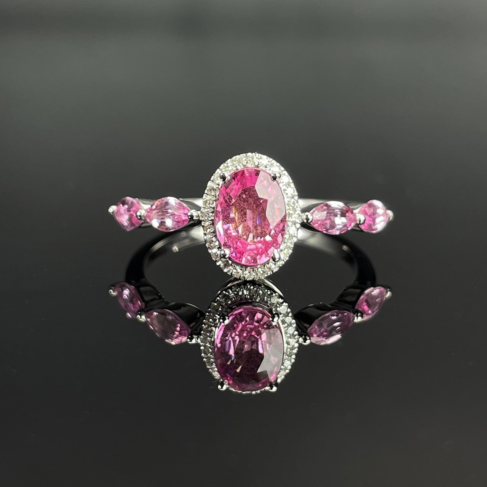 14k Gold 1.05 Ctw Natural Padparadscha Sapphire & Diamond Ring: Ref:231168201 // gold content:14k gold // ring size:7. 25us // // main gemstone:padparadscha sapphire // shape:oval // carat weight:0. 94ct // color:orangish pink // treatment:natural // // adjacent