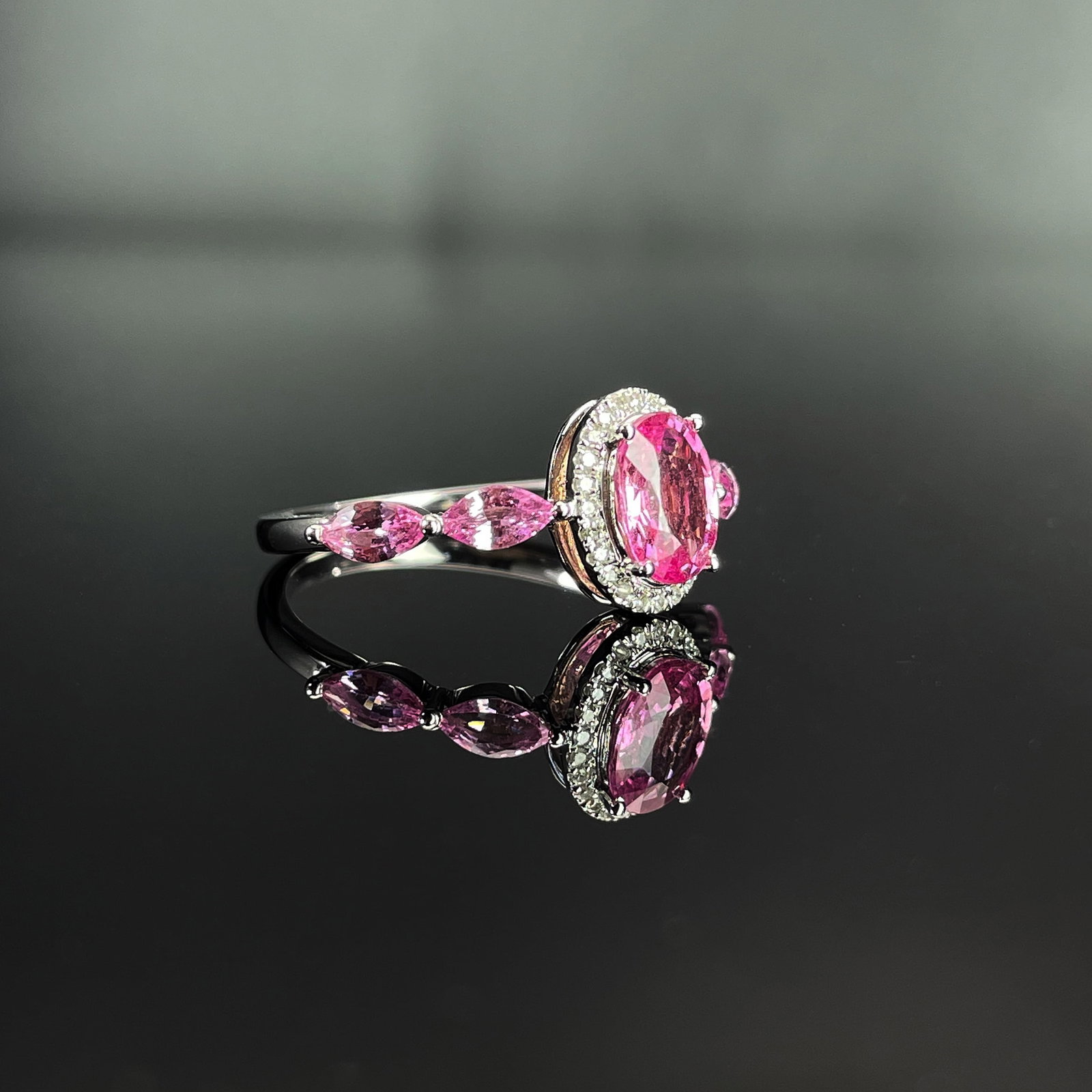 14k Gold 1.05 Ctw Natural Padparadscha Sapphire & Diamond Ring - 3