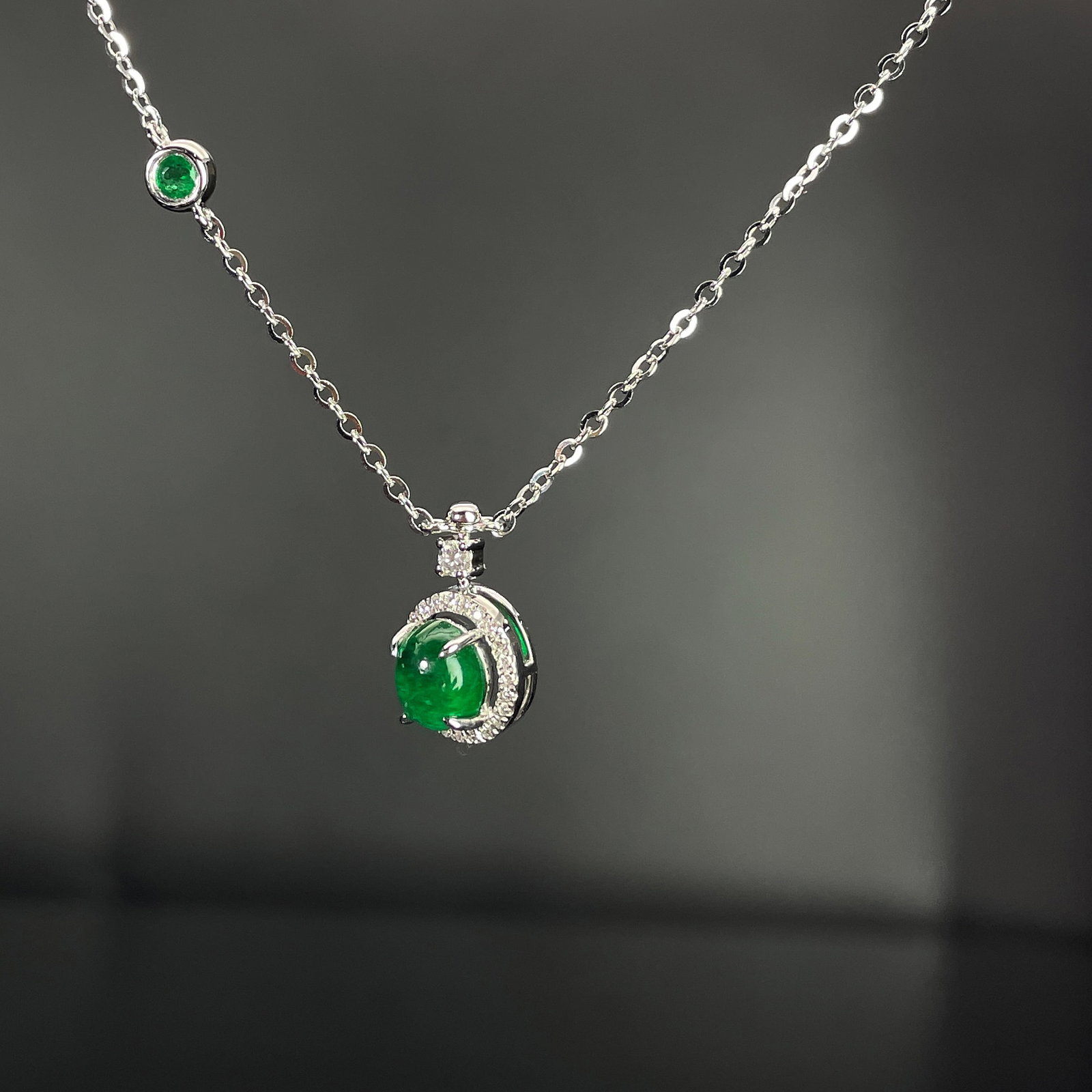 14k Gold 1.08 Ctw Natural Emerald & Diamond Necklace - 3