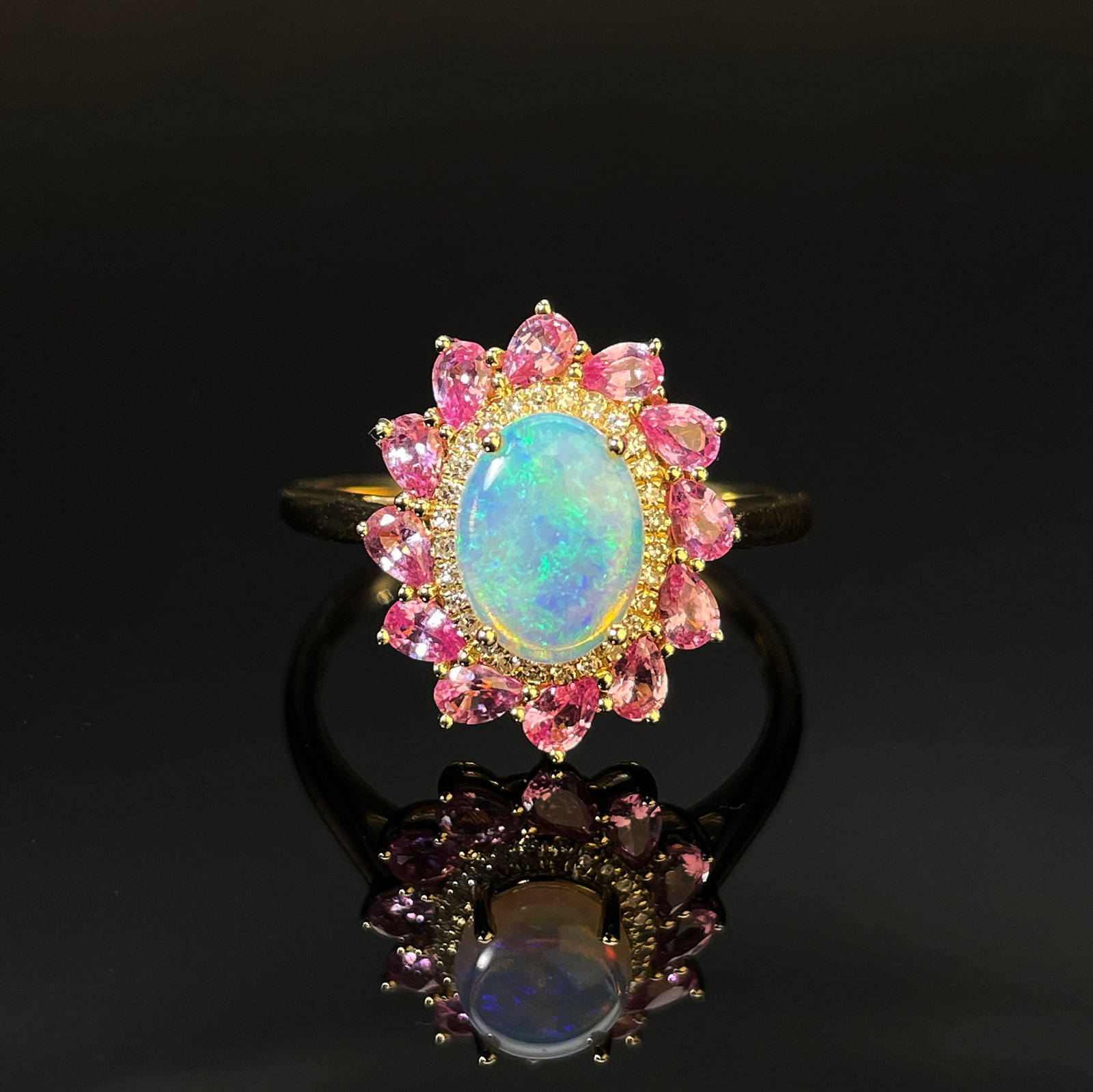 14k Gold 0.80 Ctw Natural Opal & Diamond Ring: Ref:231168209 // gold content:14k gold // ring size:7. 25us // // main gemstone:opal // shape:oval // carat weight:0. 72ct // color:color // treatment:natural // // adjacent gemstone 2 : diamond //