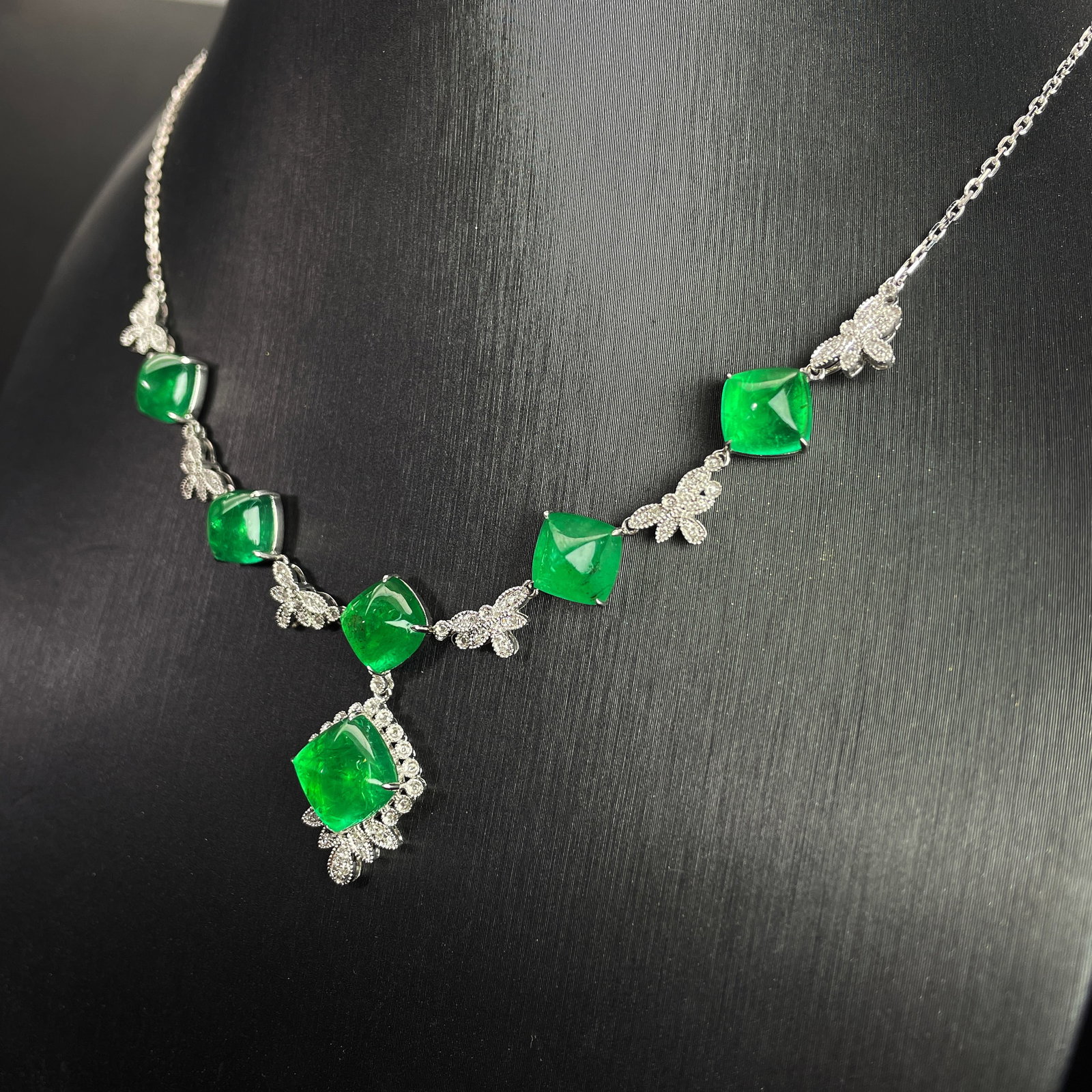 14k Gold 13.4 Ct Natural Emerald & Diamond Necklace - 2