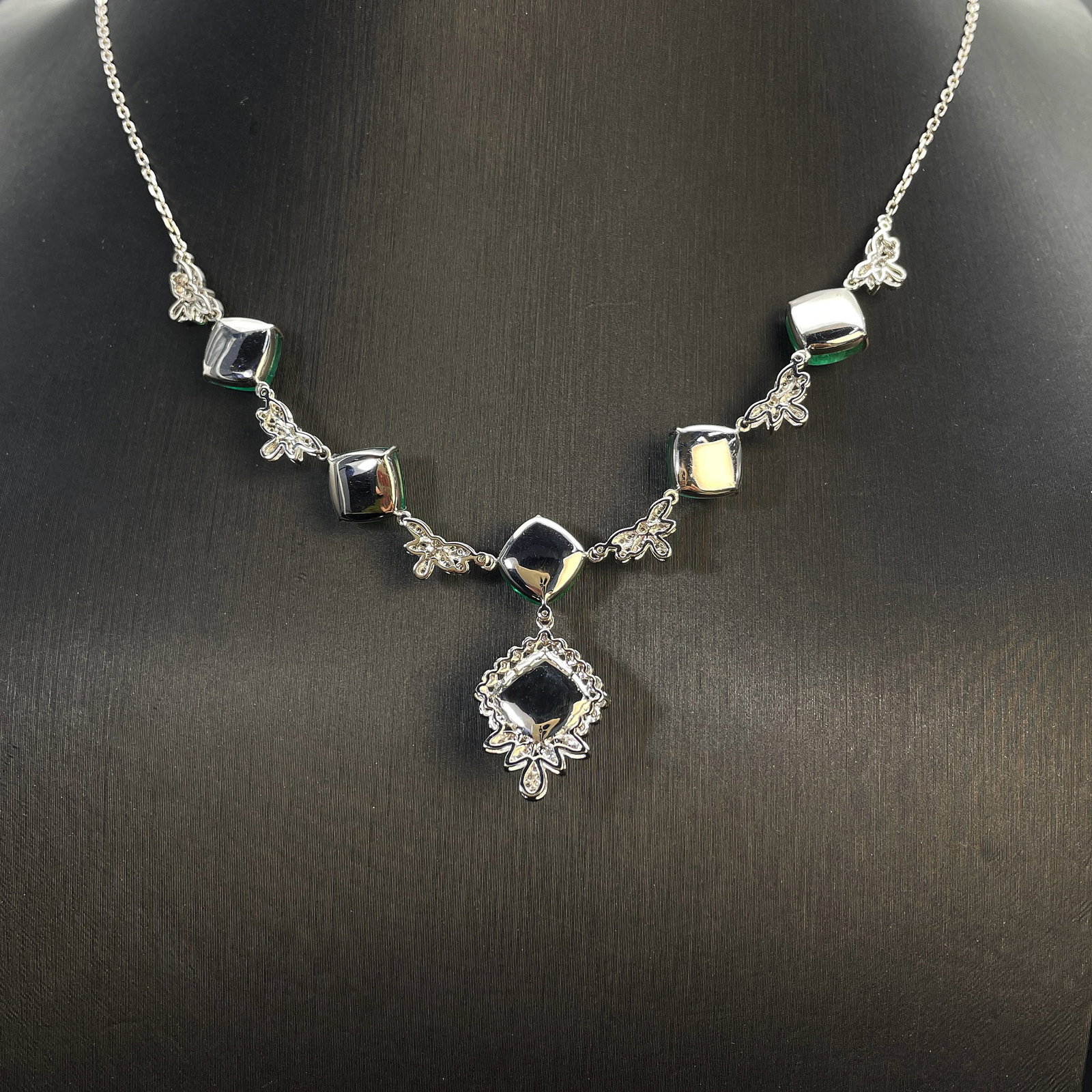 14k Gold 13.4 Ct Natural Emerald & Diamond Necklace - 5