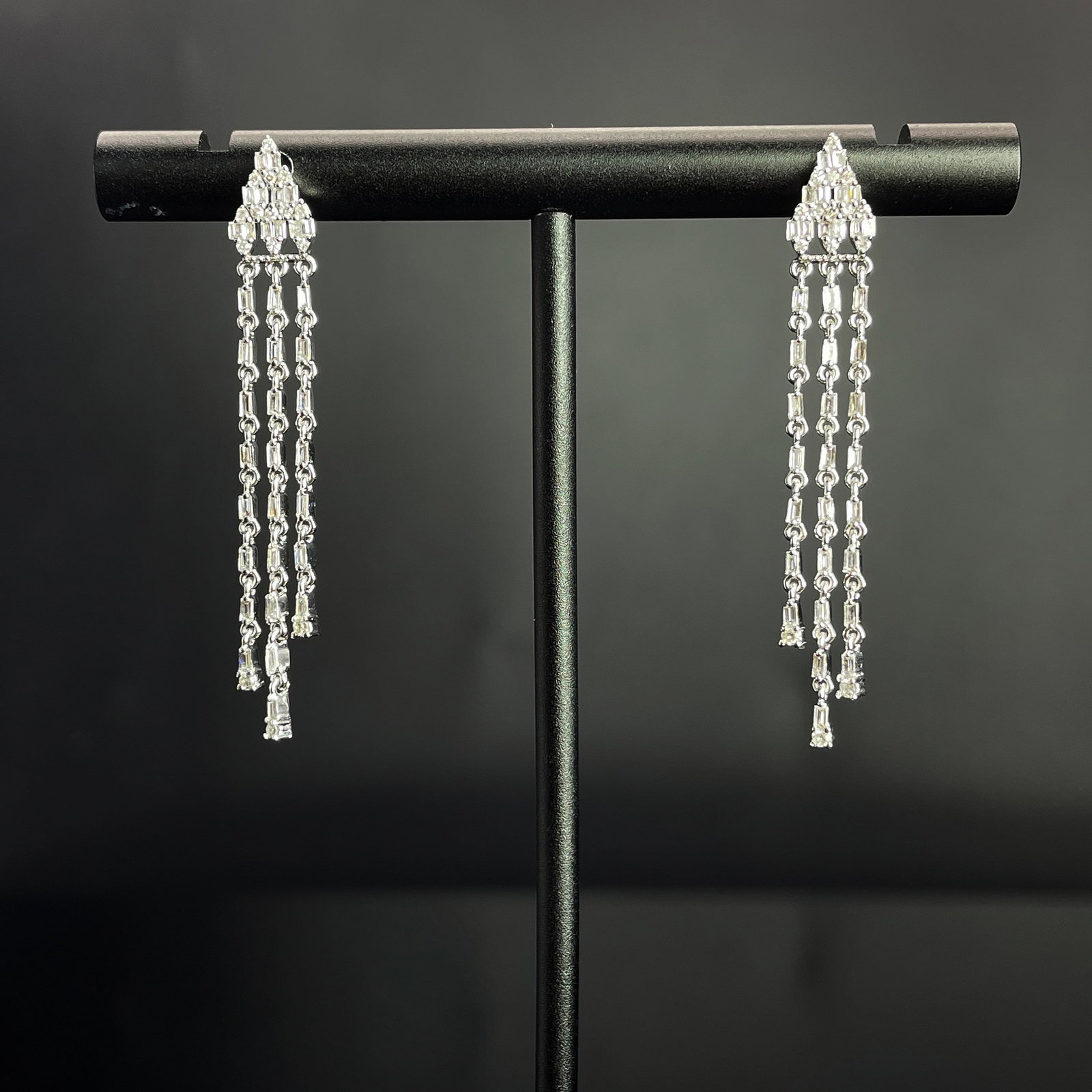 14k Gold 0.62 Ct Natural H Diamond Earrings: Ref:231168220 // gold content:14k gold // main gemstone:diamond // shape:multiple // carat weight:0. 62ct // clarity grade:vs-si // color:h // treatment:natural // Condition: New Low Estimate: