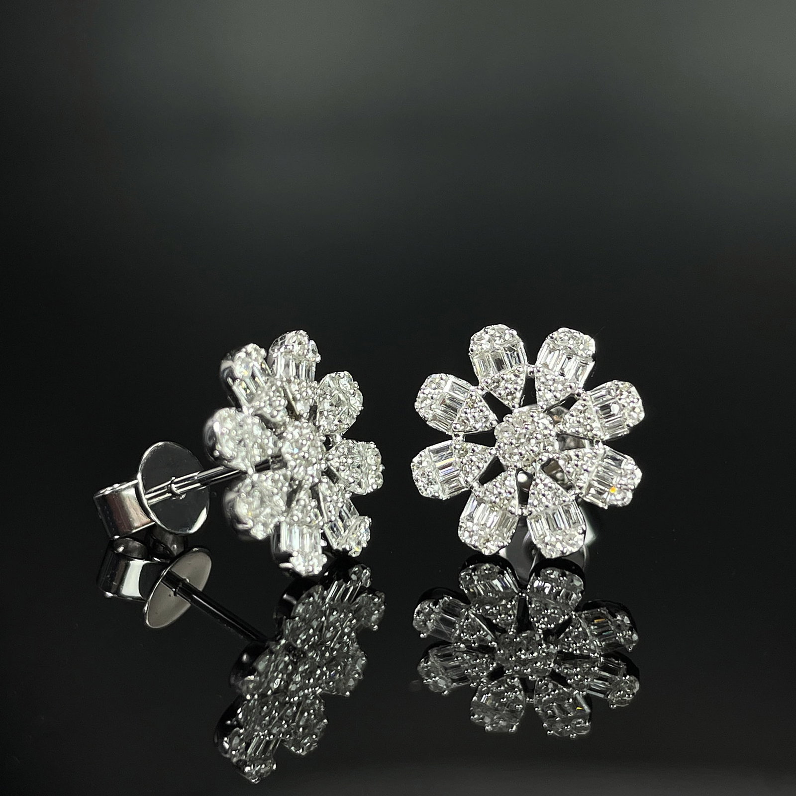 14k Gold 0.44 Ct Natural H Diamond Earrings - 2
