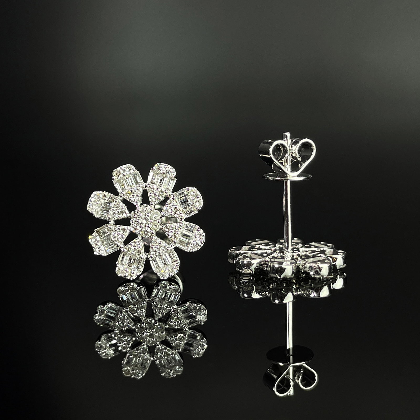 14k Gold 0.44 Ct Natural H Diamond Earrings - 4