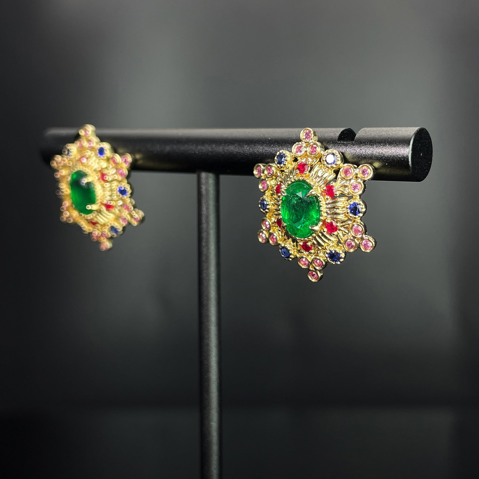 14k Gold 1.18 Ctw Natural Emerald & Sapphire Earrings - 3