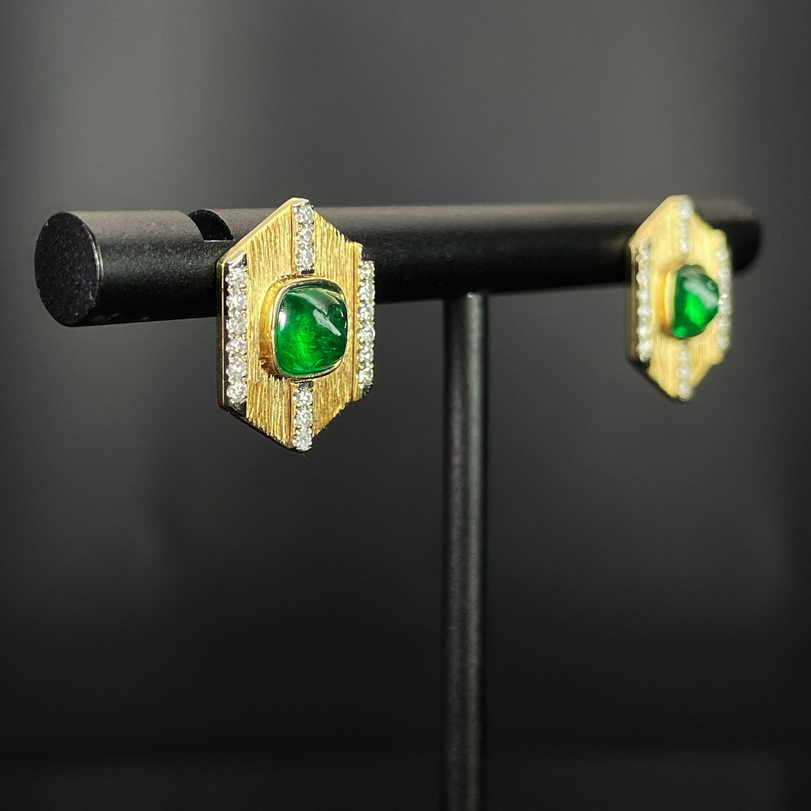 14k Gold 1.40 Ctw Vivid Green Natural Emerald & Diamond Earrings - 3