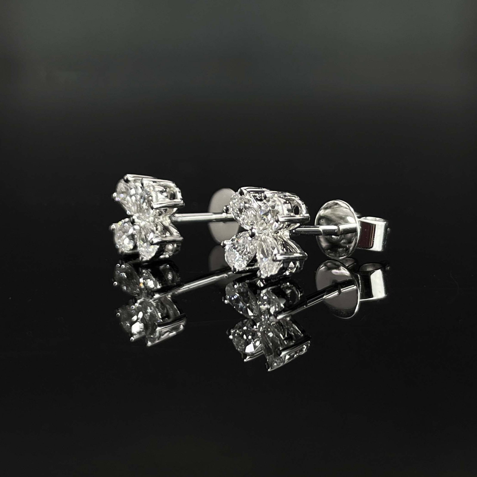 14k Gold 0.54 Ct Natural H Diamond Earrings - 4