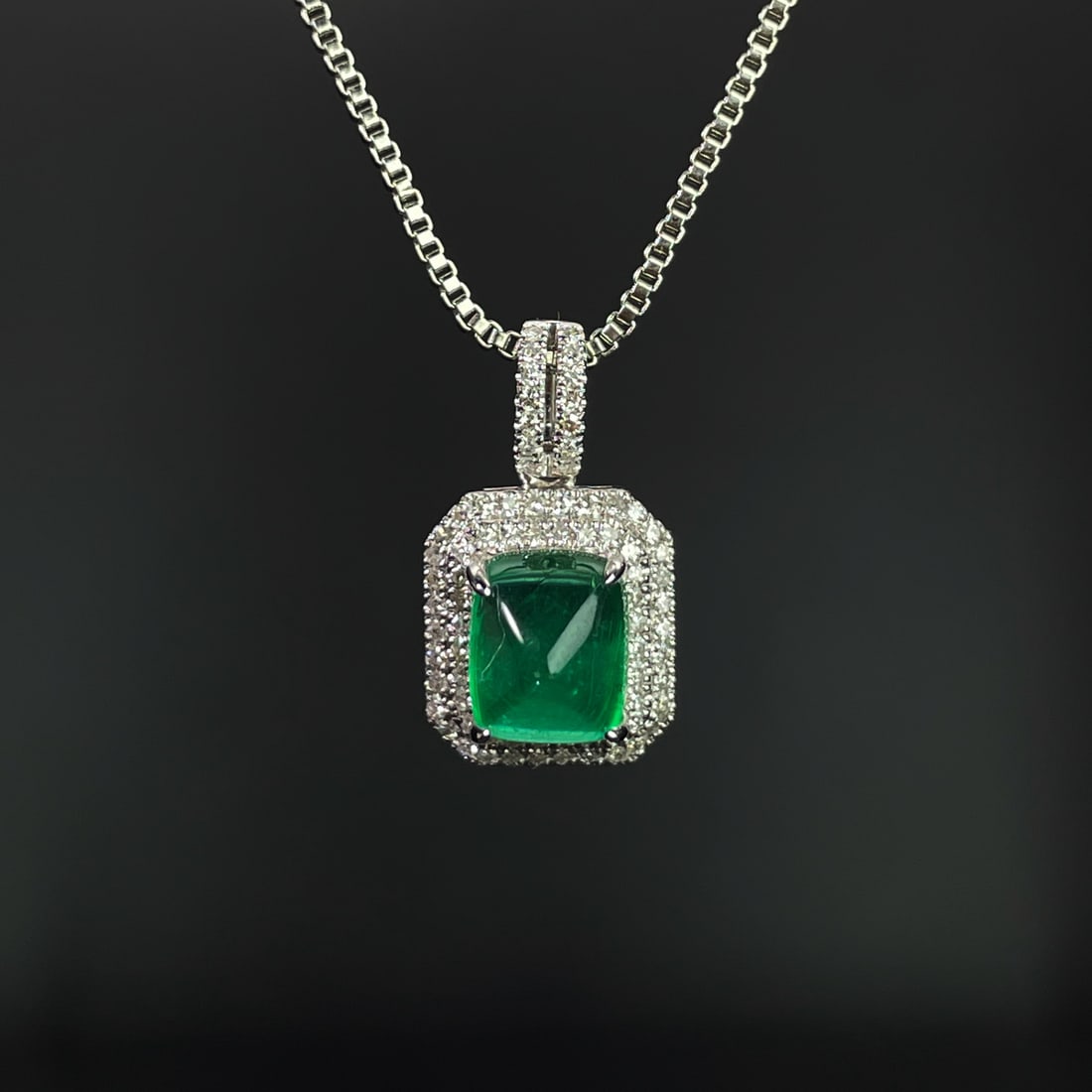 14k Gold 1.74 Ctw Vivid Green Natural Emerald & Diamond Pendant( Without Chain ): Ref:231168241 // gold content:14k gold // main gemstone:emerald // shape:sugar-loaf // carat weight:1. 52ct // color:vivid green // treatment:natural // // adjacent gemstone 2 : diamond // shape:round