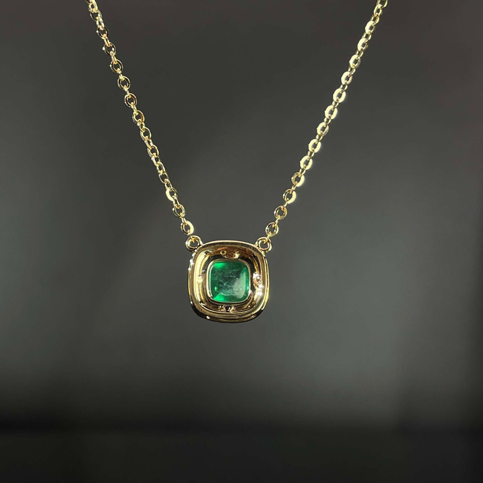 14k Gold 0.89 Ctw Natural Emerald & Diamond Necklace - 4