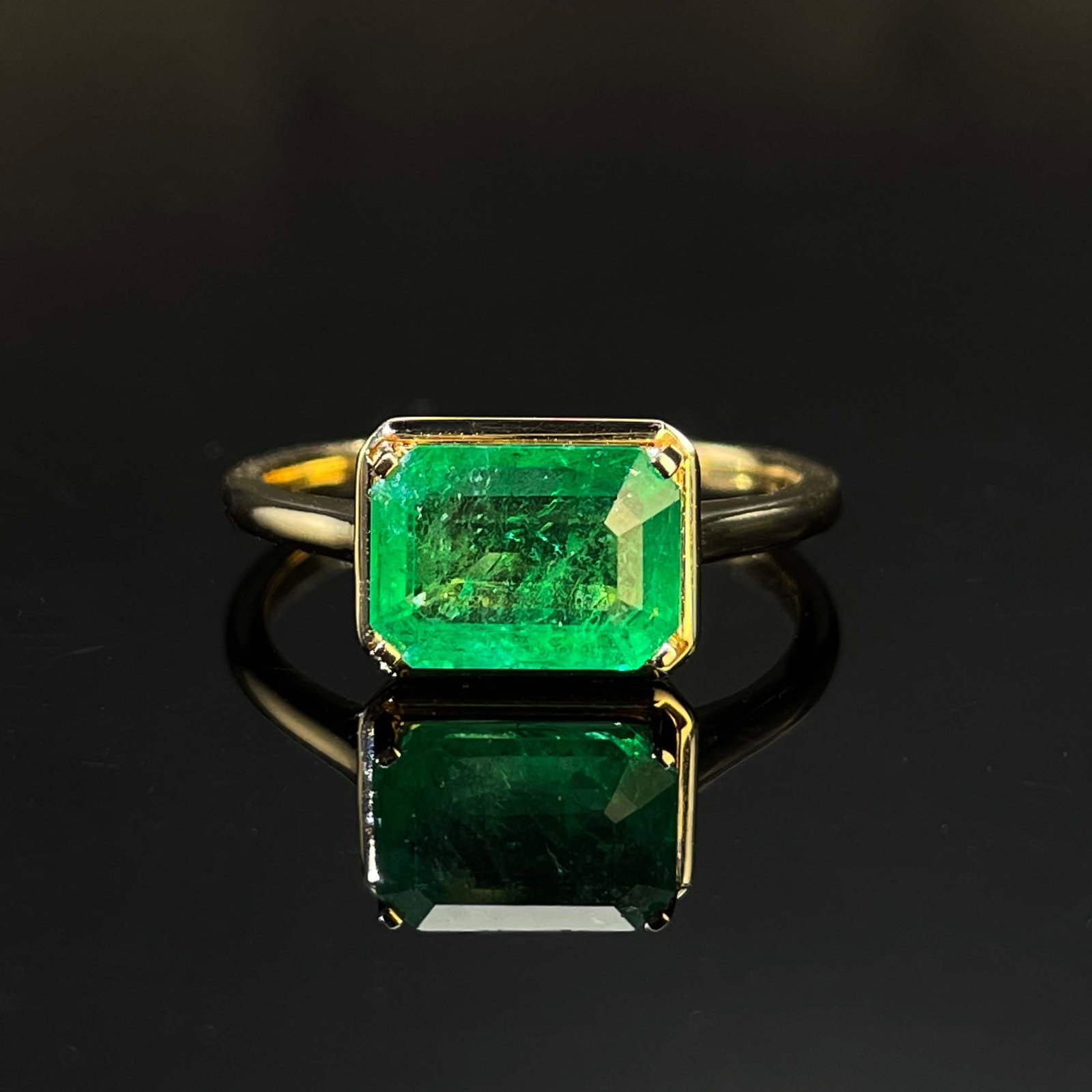 14k Gold 1.73 Ct Natural Emerald Ring: Ref:231168248 // gold content:14k gold // ring size:7. 25us // // main gemstone:emerald // shape:octagonal // carat weight:1. 73ct // color:green // treatment:natural // Condition: New Low Estimate:
